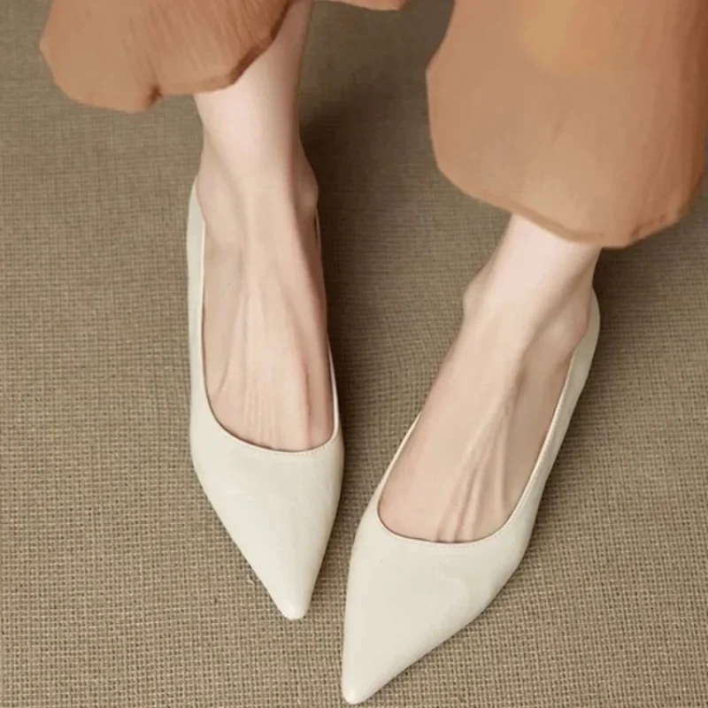 Damen-Pumps aus Rindsleder mit spitzer Zehenpartie, hochwertig, weich, bequem, elegant, mit dünnem, hohem Absatz, schlanke Abendschuhe – Detail 11