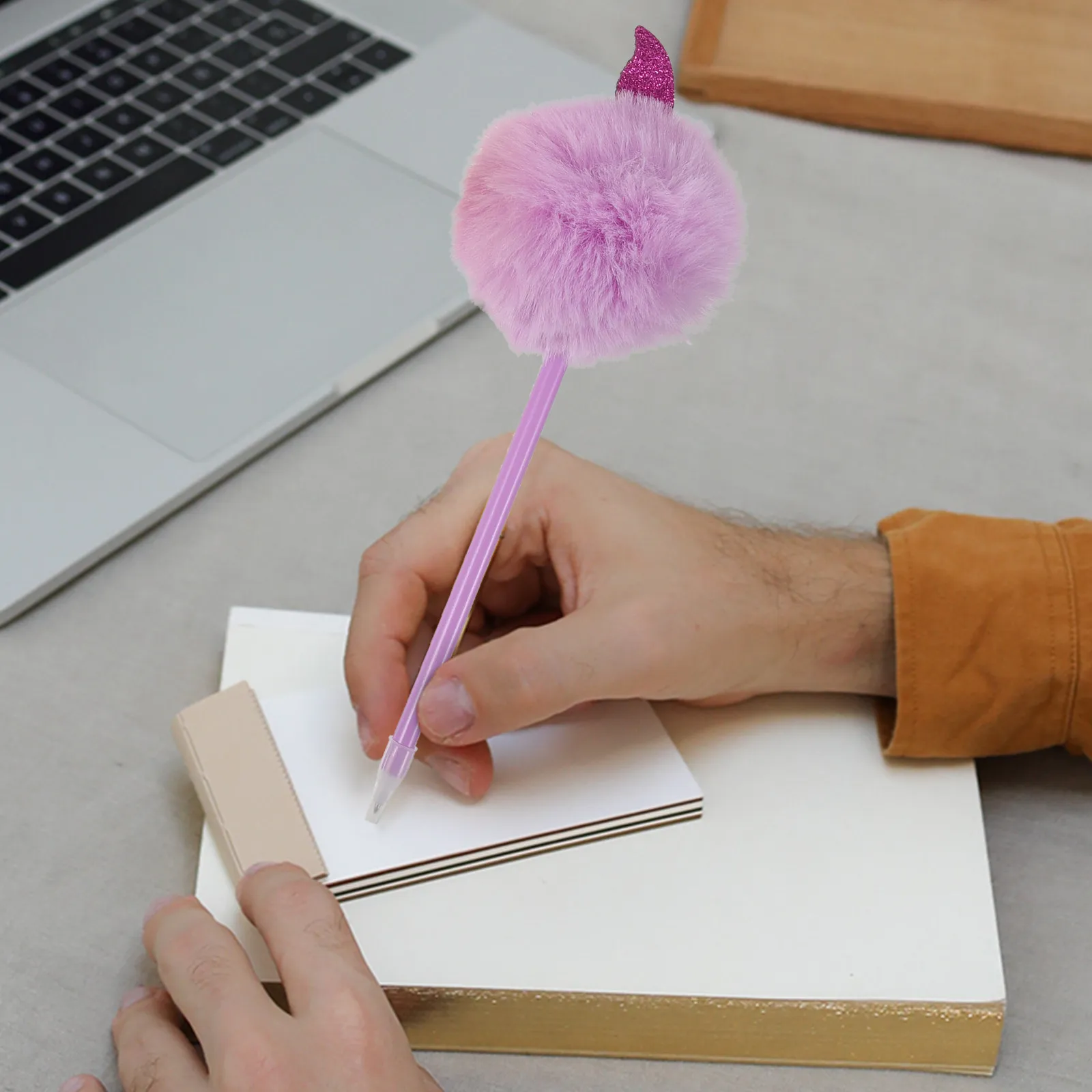 

4Pcs Halloween Pumpkin Bat Ballpoint Pens Unique Cartoon Shape Ergonomic Writing Pens for Greeting Cards Coloring Books Party