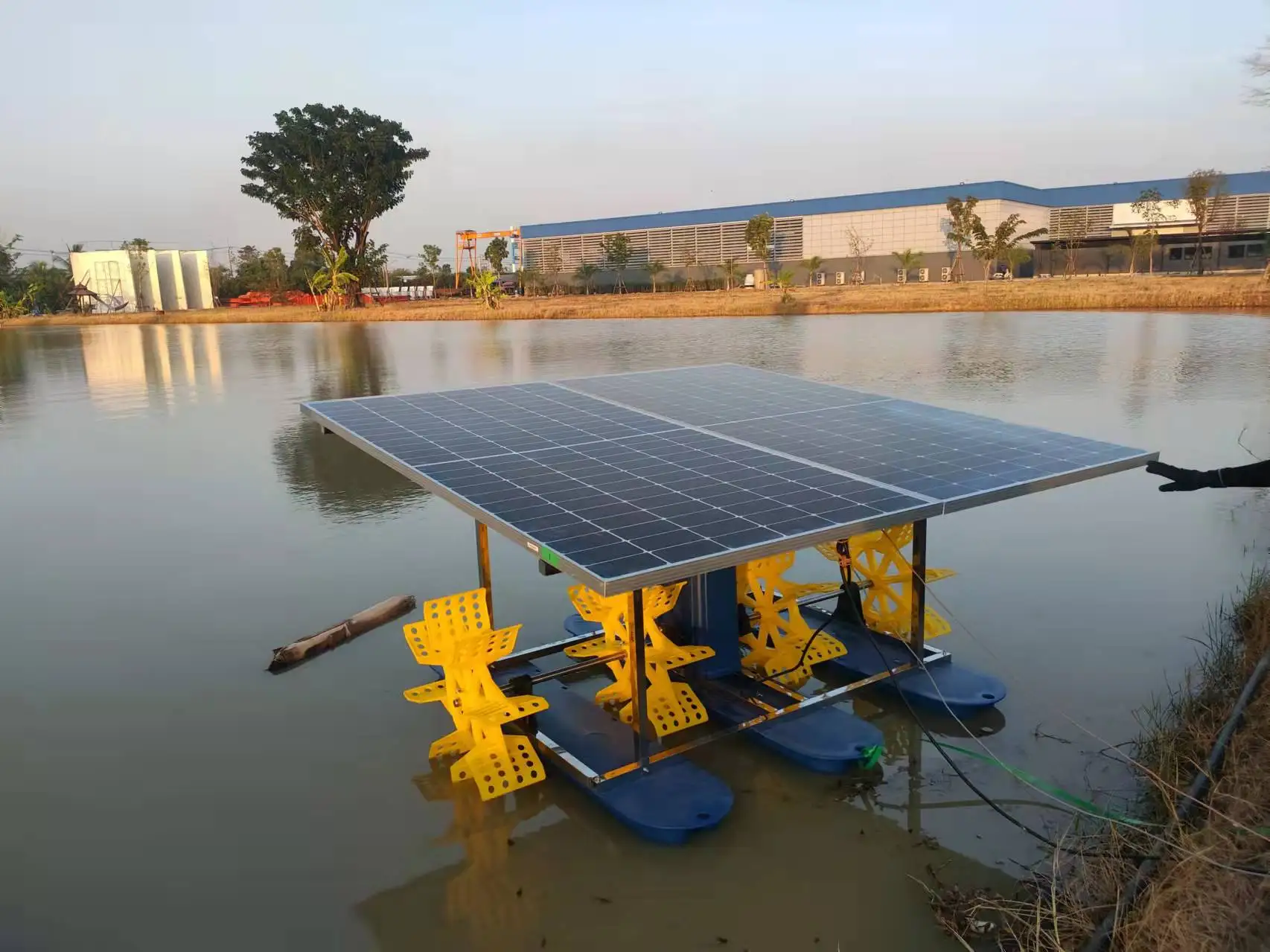 Solar Paddlewheel Aerator Dc Solar Water Oxygenator Aerator for Fish Pond Solar Powered Impeller Paddle Wheel Aerator System