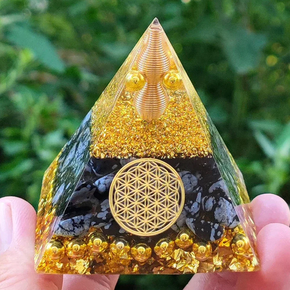 Natural stone amethyst crystalEnergy Generator Orgone Pyramid for E-Energy Protection Healing meditation orgonite crystal chakra view 2