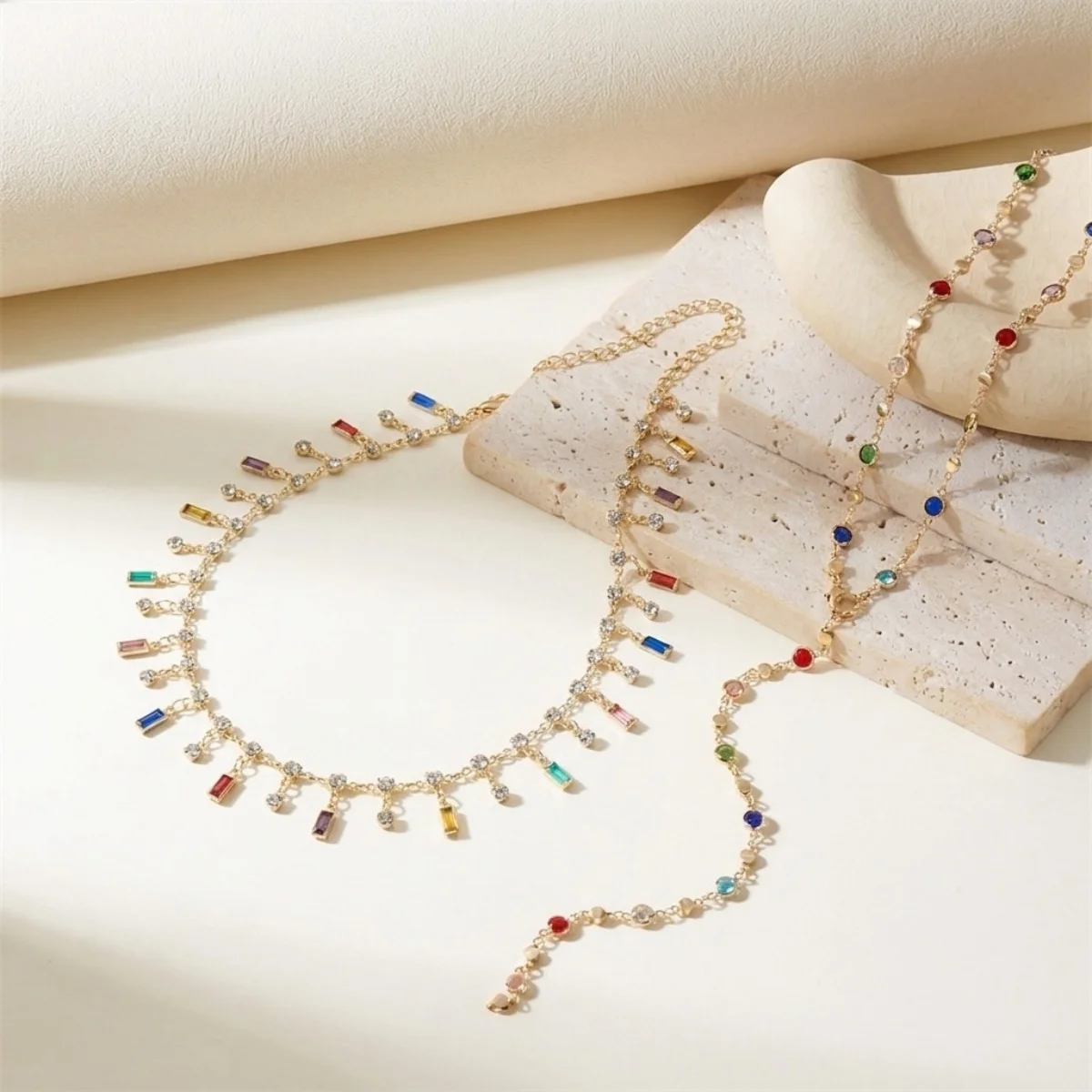 Leichter Luxus Funkelnde Bunte Strass-Quasten-Halskette für Frauen Eleganter Exquisiter Kristall Y-förmiger Choker Brautjungfern-Schmuck – Detail 25