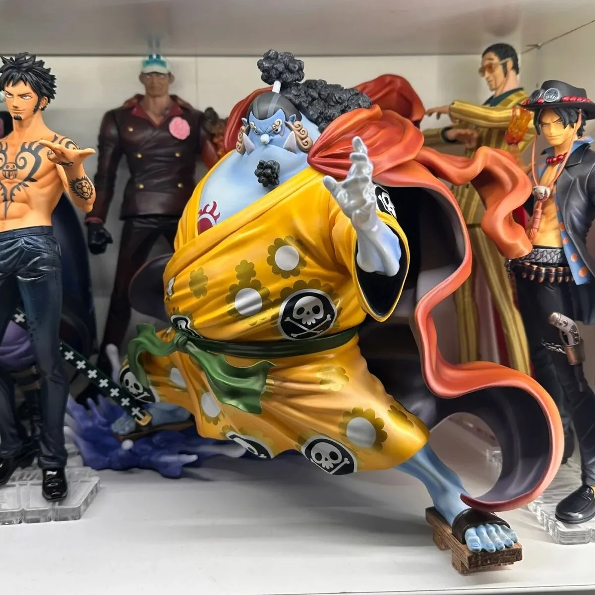 One Piece Anime Figure Jimbei Oka Shichibukai Gk Action Pvc Model Figurine Toys Collectible Bifthday For Gifts 28cm