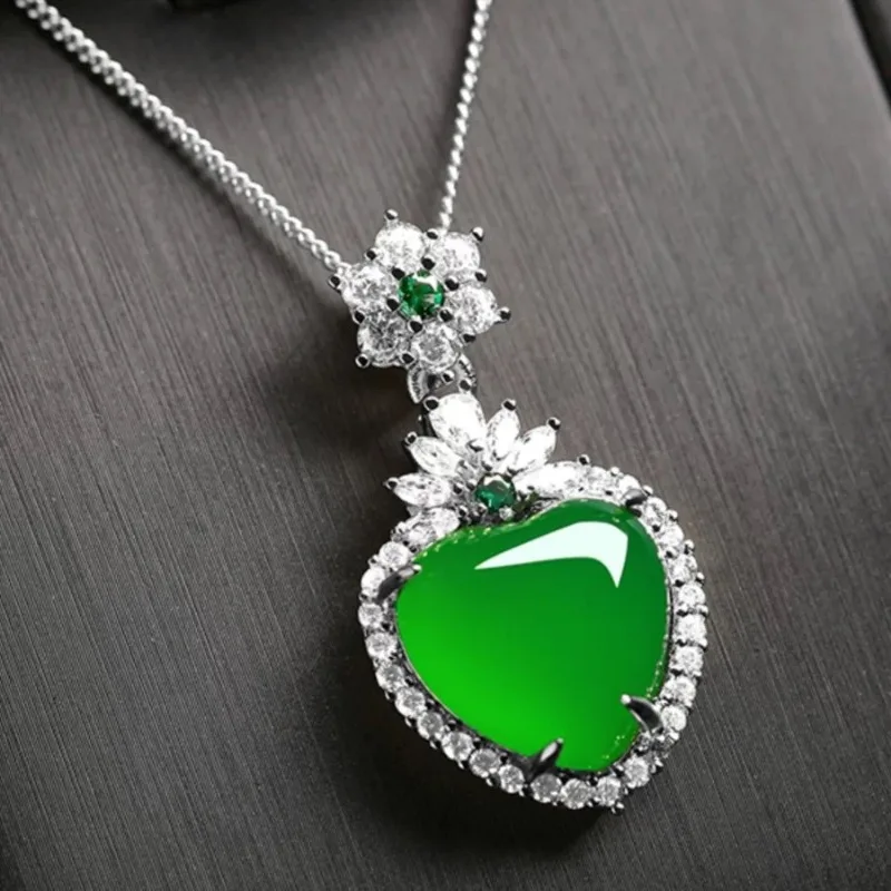 Natural Green Chalcedony Hand-carved Love Pendant Fashion Jewelry Men and Women  Necklace Inlaid Green Agate Necklace