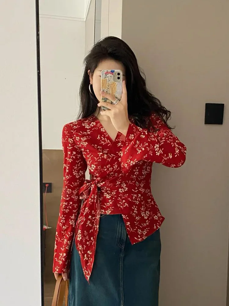

Retro Floral Red Blouse Women Elegant Slim Sexy Long Sleeve Shirt Vintage Korean V Neck Lace Up Design Female Tops Fall