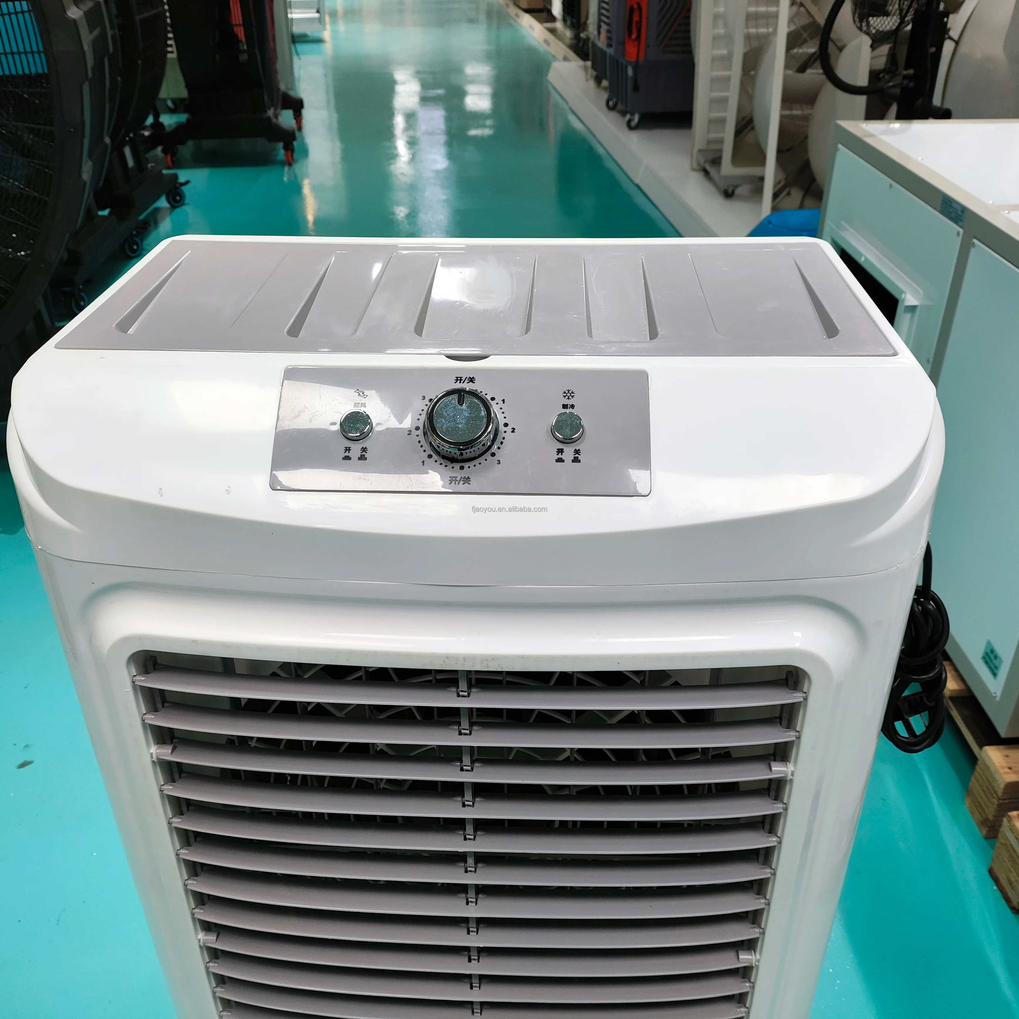 อุตสาหกรรมเครื่องทําความเย็นในครัวเรือน AC น้ําแบบพกพาเครื่องทําความเย็นแบบระเหย