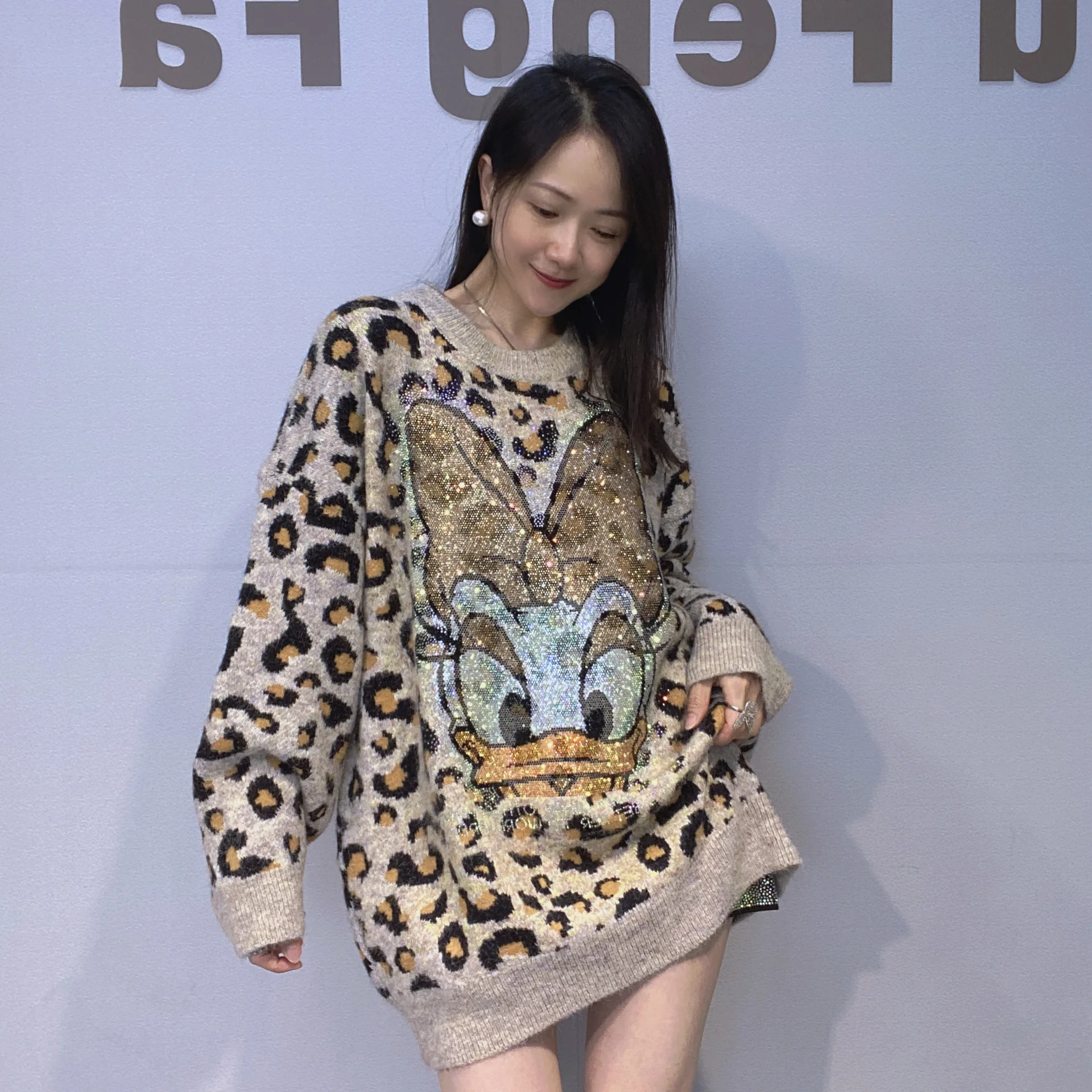 Outono roupas vintage leopardo impresso suéteres de grandes dimensões feminino anime diamantes manga longa o pescoço solto pulôver moletom