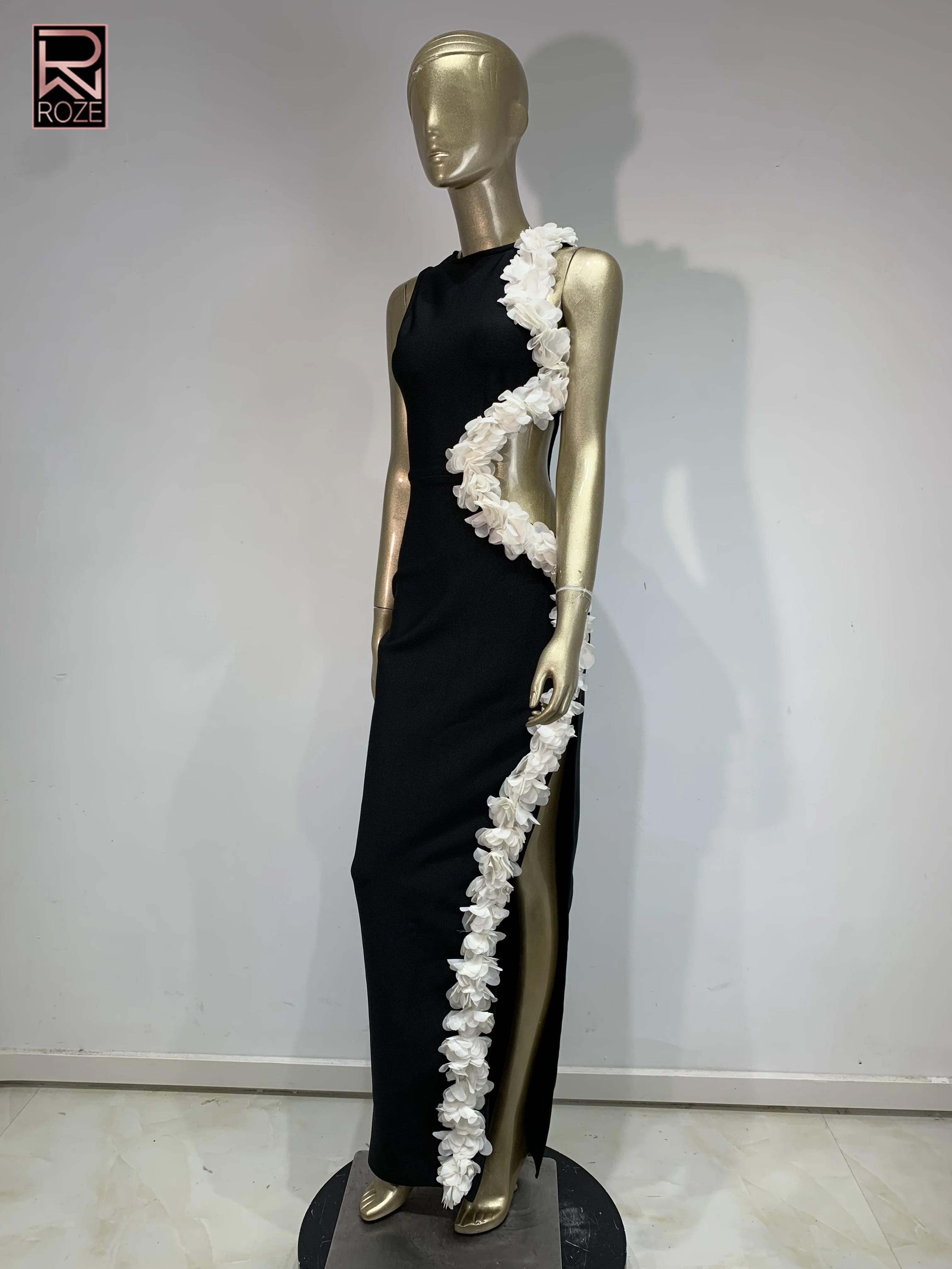 فستان نسائي فاخر بأشرطة باللون الأسود مزين باللون الأبيض ماكسي طويل فساتين المشاهير والحفلات المسائية #3