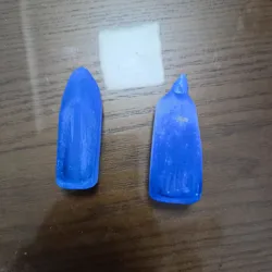NO.104 whole cylindrical blue crystal sapphire raw stone carving grinding stone can be a 90-100 grams
