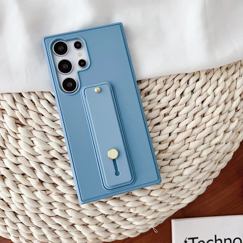 

Luxury Silicone Wrist Strap Holder Phone Case For Samsung Galaxy S25 S24 S23 S22 Ultra Plus Shockproof Protector Back Cover