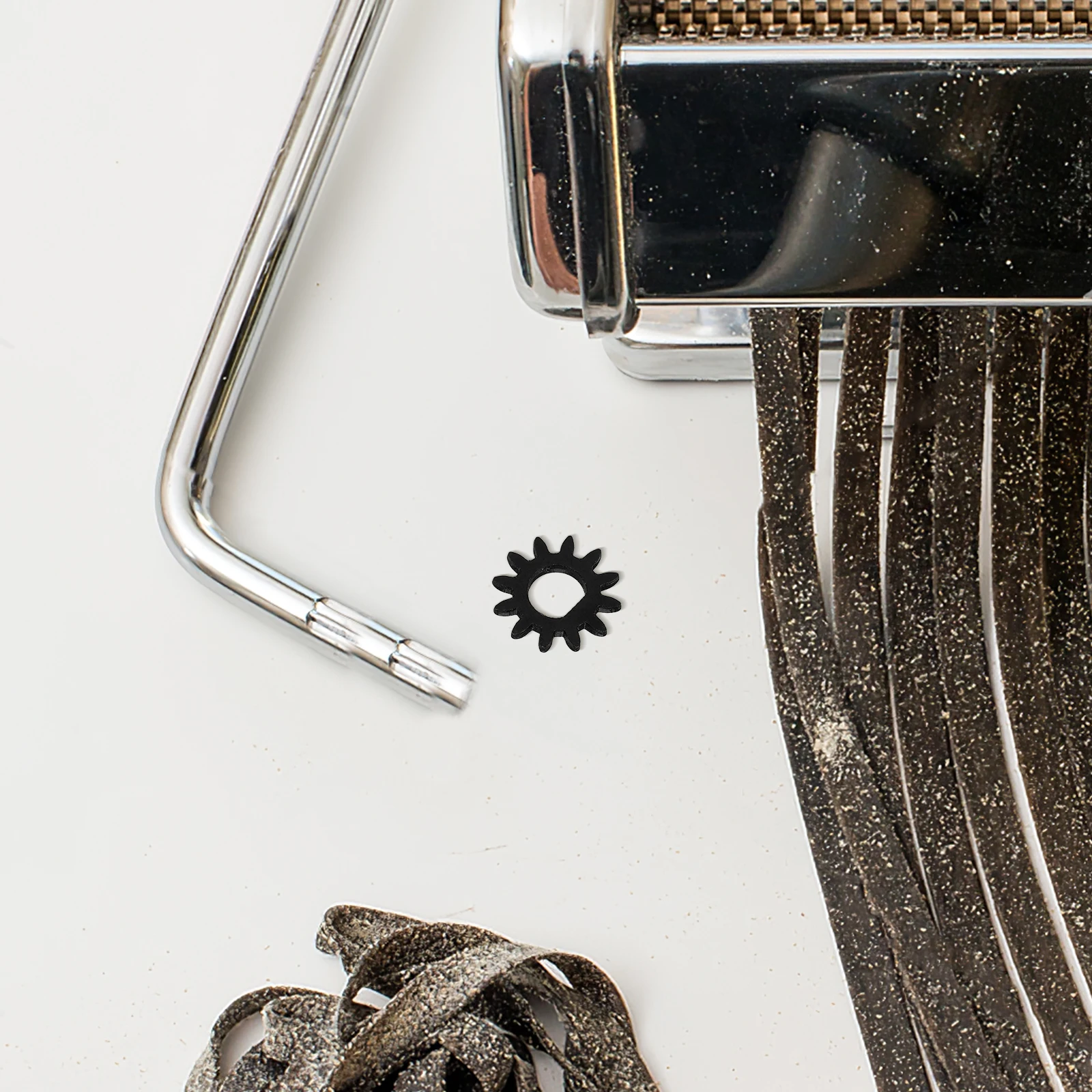 

2pcs Crank Pasta Machine Accessories Noodle Cutter Gear Replacement Parts Compatible with Most for Home