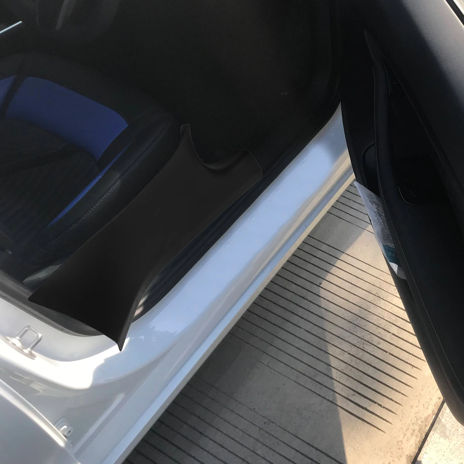 

2pcs Rear Door Sill Protector Kick Plate Guard Plastic Automotive Entry Car Door Edges Guards Accessories Simple Install
