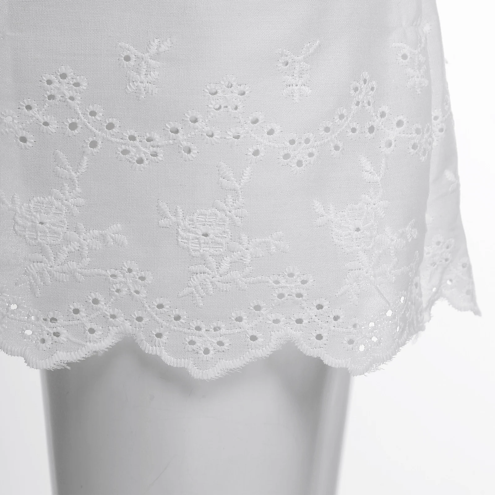 Minigonna da donna con finiture ricamate che abbraccia l'anca, vita increspata, orlo arricciato, pantaloncini incorporati, gonna stile culotte, costume Y2K