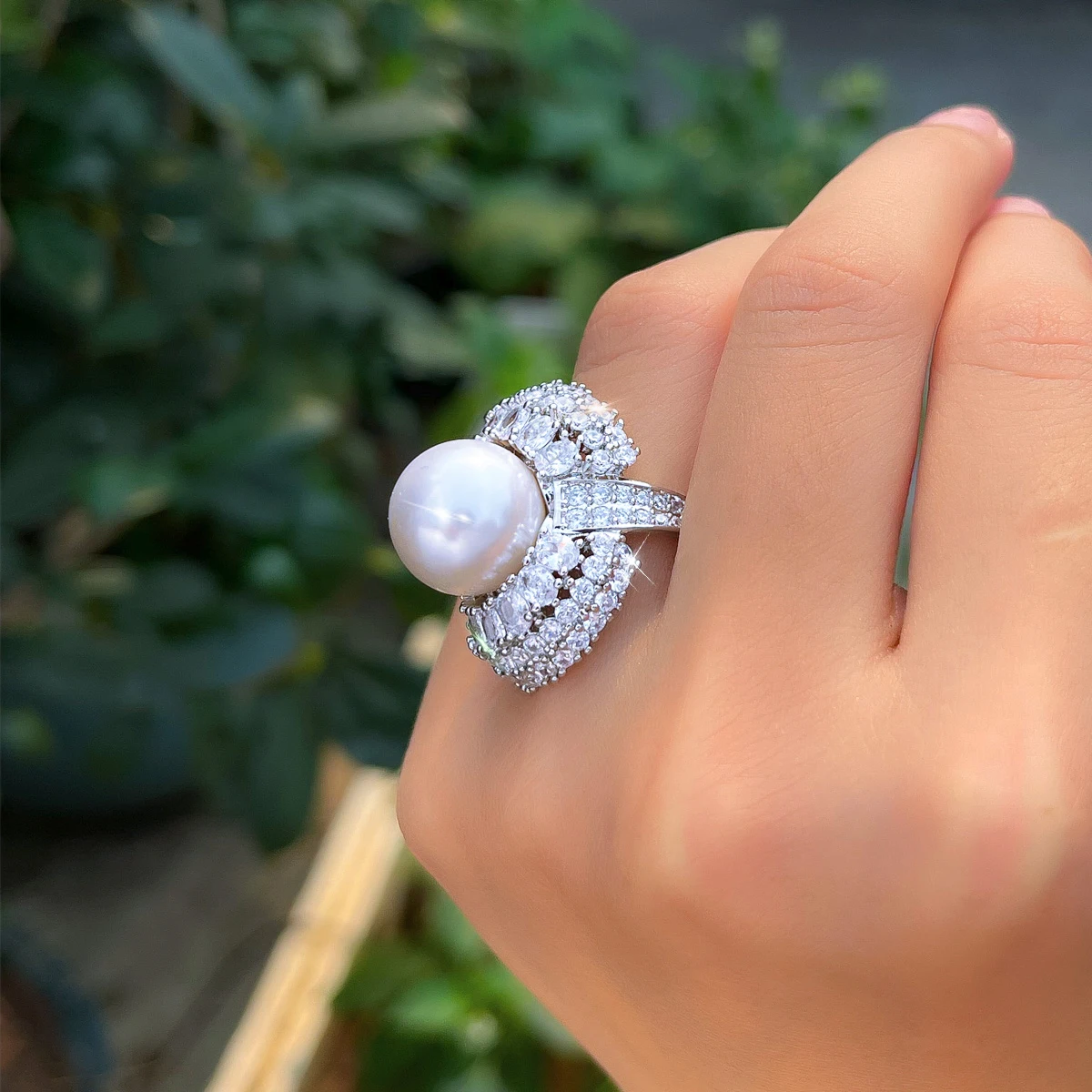 CWWZircons Adjustable Shiny Cubic Zirconia Big Round Pearl Finger Rings for Women Luxury Party Anniversary Jewelry Gifts J0272