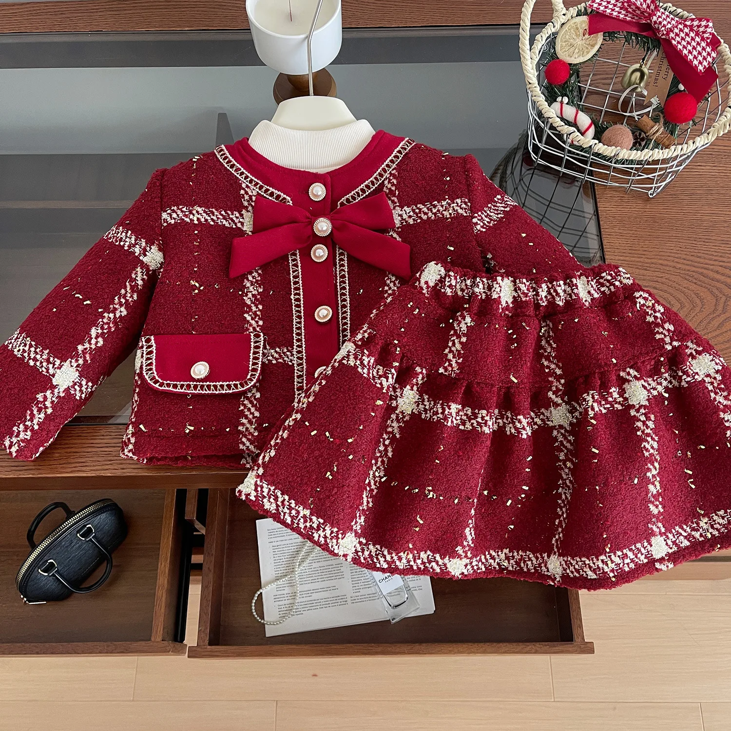 

Girls' clothing 2024 autumn and winter new girls' plaid and cashmere 2- sets baby girls' annual dress red small fragrance suit