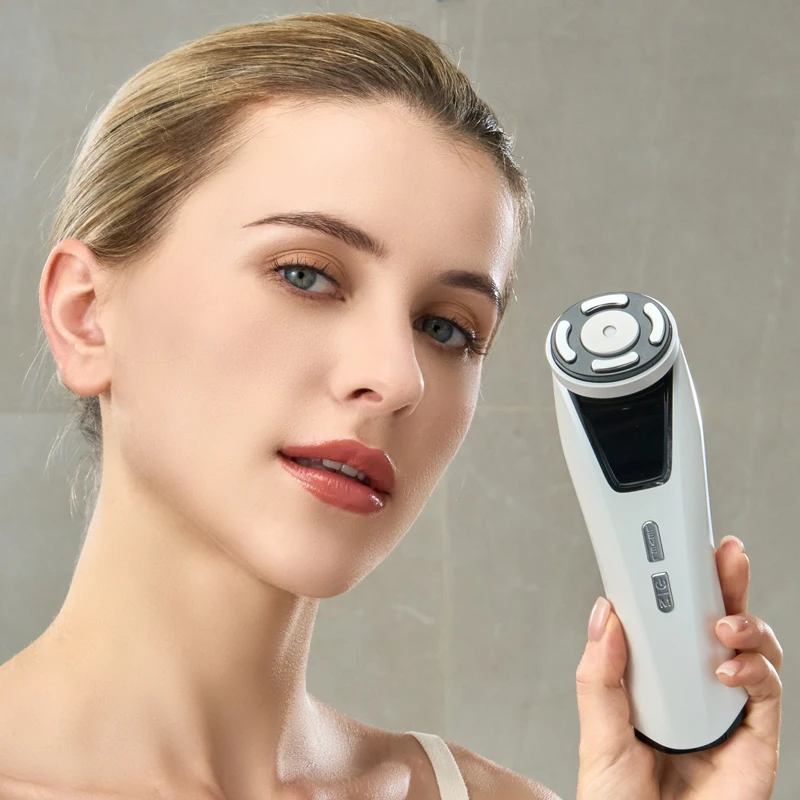 Uso domestico multifunzionale antirughe RF Beauty Instrument Ems Rf Facial Lifting Massage Machine