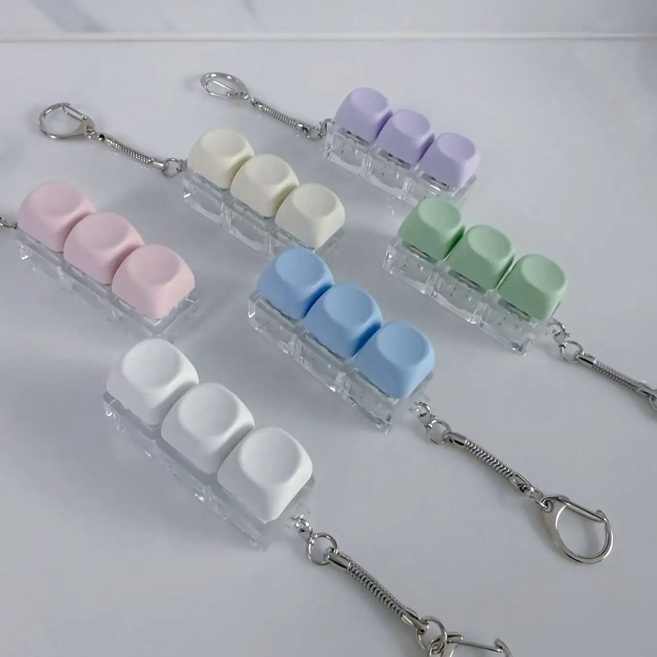 ZAKOL Porte-clés interactif LED couleur macaron avec bouton, clavier DIY, jouet de décompression, breloque de sac