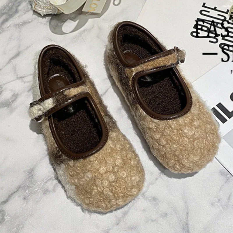 

Fashion Children Winter Flats Shoes Causal Korean Style Versatile Girls Cotton Shoes Fluffy Soft Soled Kid Plush Shoes Hook Loop