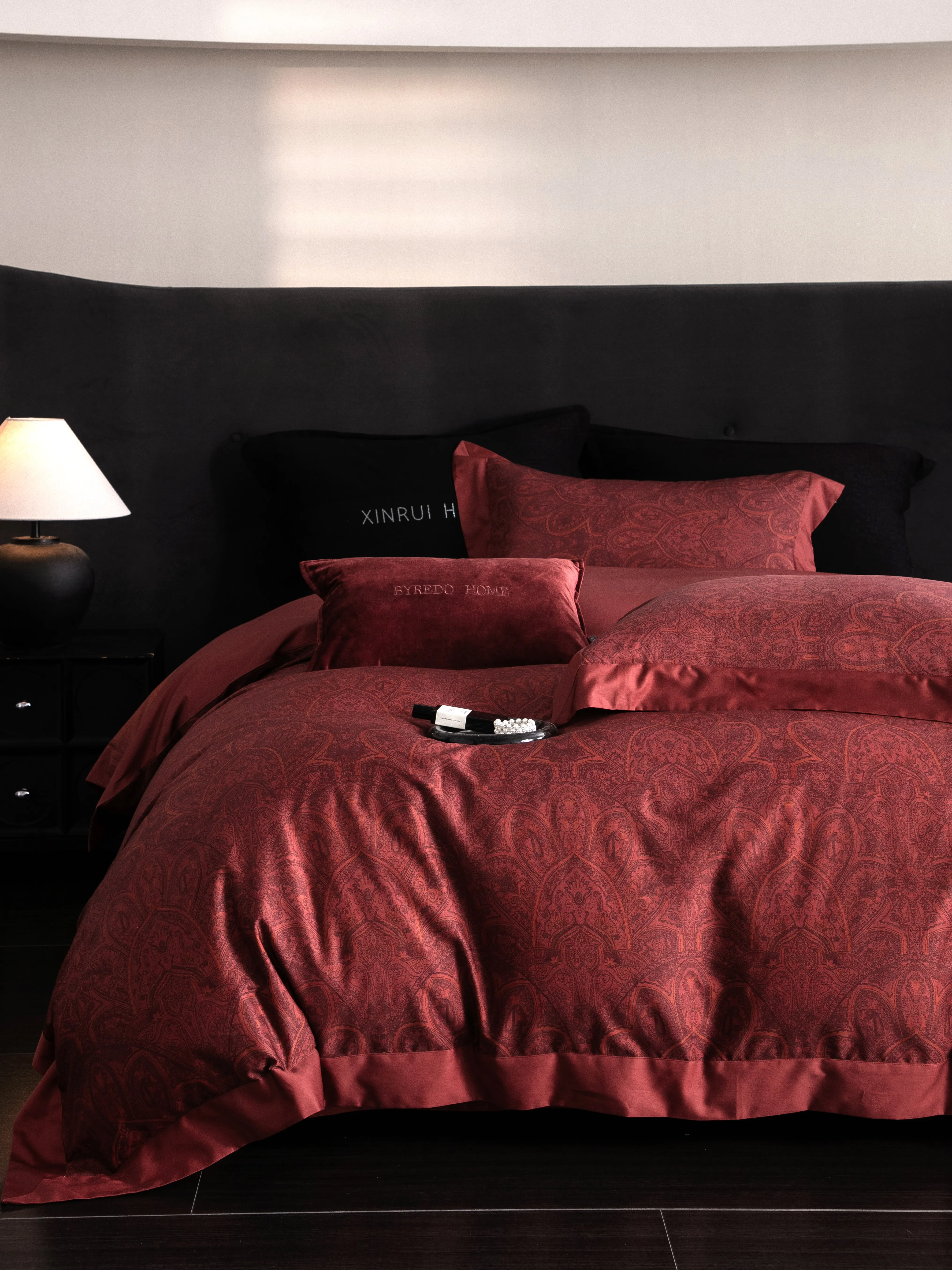 Luxury 100% Cotton 4pcs Bedding Set, Deep Red Jacquard Paisley Duvet Cover, King & Queen Sizes Available, Soft Breathable Fabric