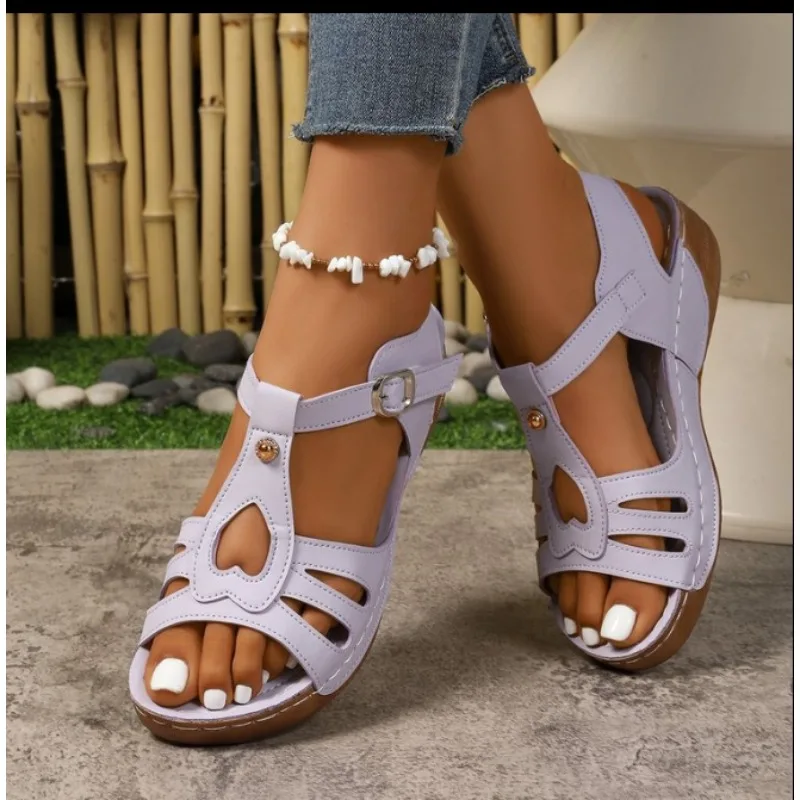 2026 الصيف النساء صندل خشبي خفيفة الوزن الكاحل مشبك منصة صنادل طراز جلاديتور امرأة اللمحة تو عدم الانزلاق صنادل شاطئ 36-43