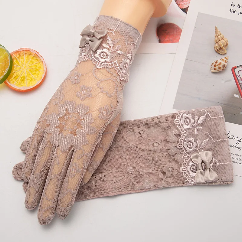 Lady Anti-Slip Breathable Sunscreen Gloves Women Summer Ice Silk Lace Anti-UV Elegant Thin Electric Car Driving Mittens T285