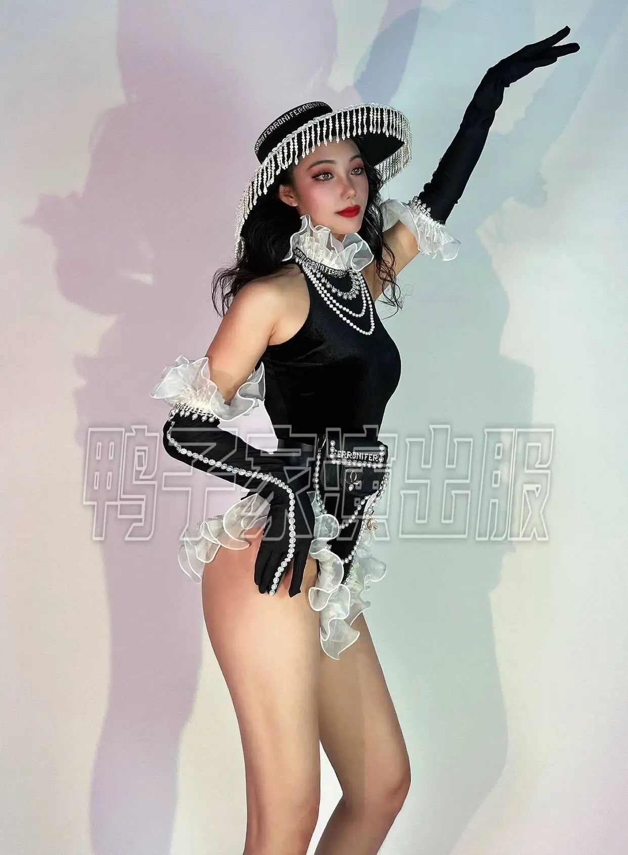 Halloween Cosplay Dance Costume Luxury Style Black Velvet Jumpsuit Diamond Chain Top Hat Gogo Ds Performance Costume