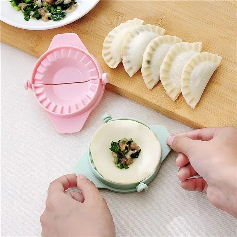 Kitchen Gadgets DIY Crescent Shaped Dumpling Making Artifact Manual Make Dumpling Mold Plastic Kitchen Mini Cookie Maker Moulds