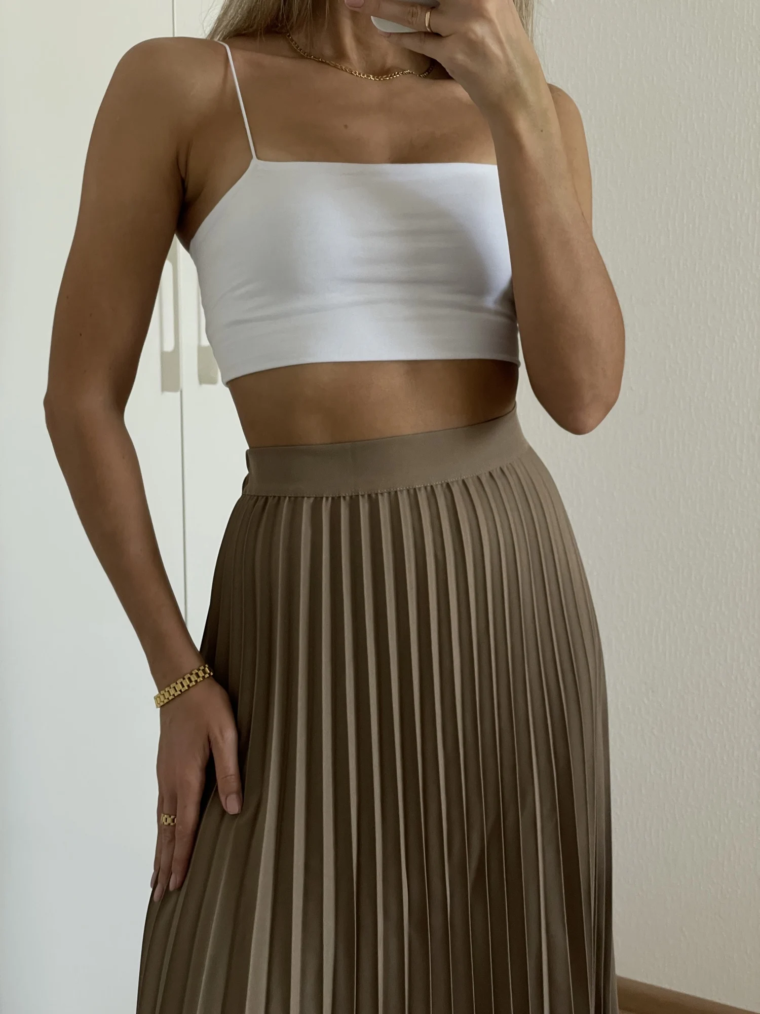 HLBCBG 2023 Brand Designer Women Spring Autumn Elegant Chic Solid Pleated Skirt High Waist Luxury Fashion With Elastic Female