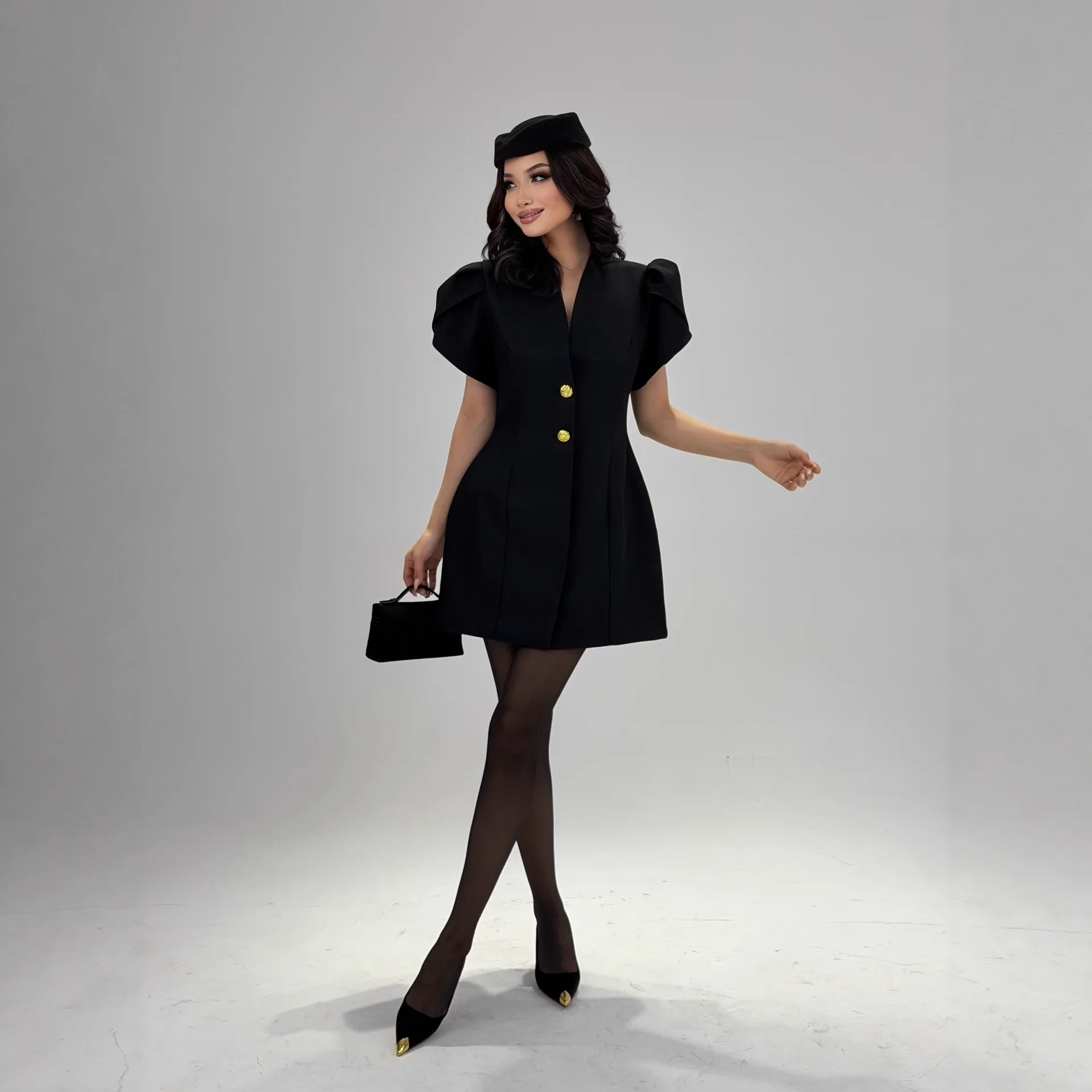 

2025 autumn new V-neck short-sleeved temperament Hepburn style short dress