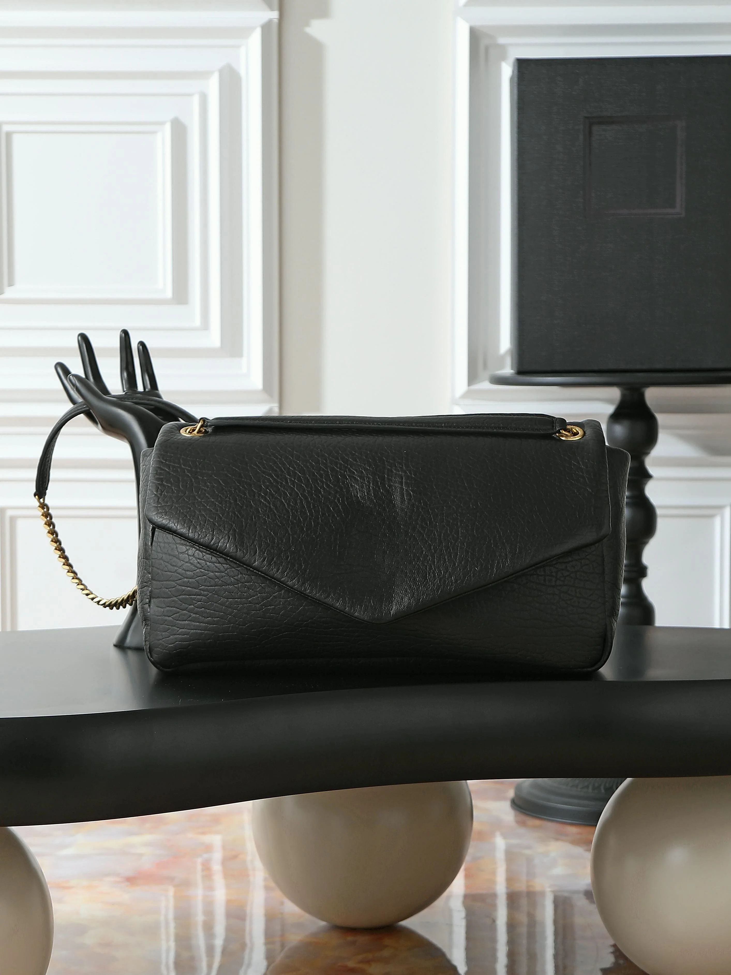 Leatherwork Essentials - レディース ショルダーバッグ 旅行の必需品 傷つきにくいレザーショルダーキャリア 完全に取り外し可能なクロスボディベルト 女性用キャリーオール