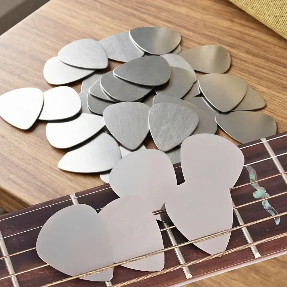 5/18/20 Stück Edelstahl-Gitarrenplektren für stabilen Klang bei akustischen und elektrischen Instrumenten wie Ukulelen, Zubehör YMY