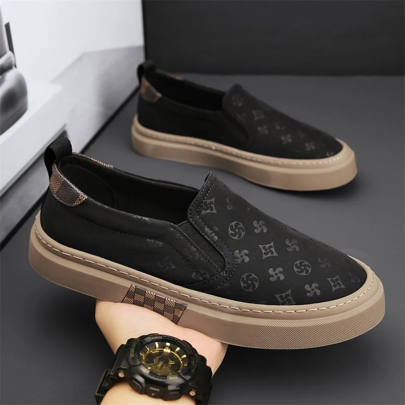Versatile slip-on casual shoes, low-top, all-season loafers, outdoor commuting men's trendy shoes