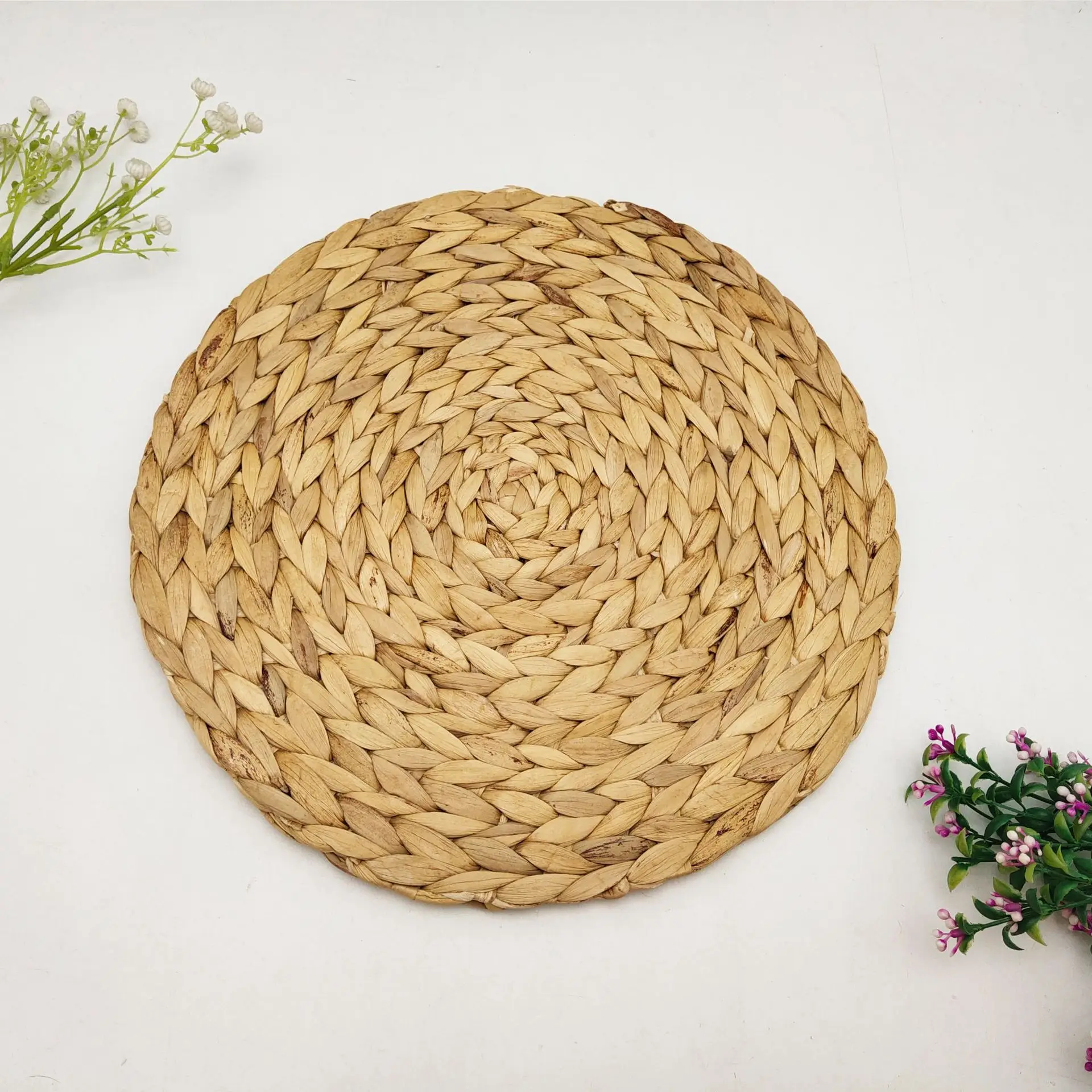 Set of 4 Round Woven Placemats for Dining Table Wicker Natural Straw Farmhouse Rustic Charger Plate Heat Resistant Place Mats