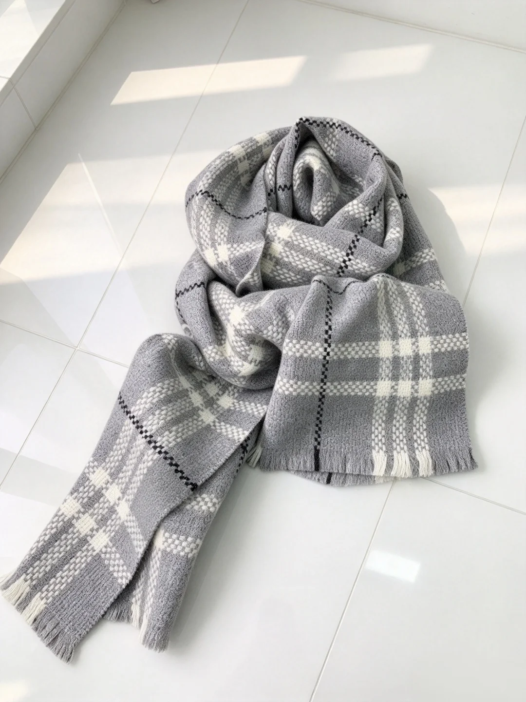 Luxury Brand Women's Warmer Soft Scarf Shawl Neck Handmade Fashion Scarf Minimalist Versatile Premium Ideal for Gifting 35*190cm