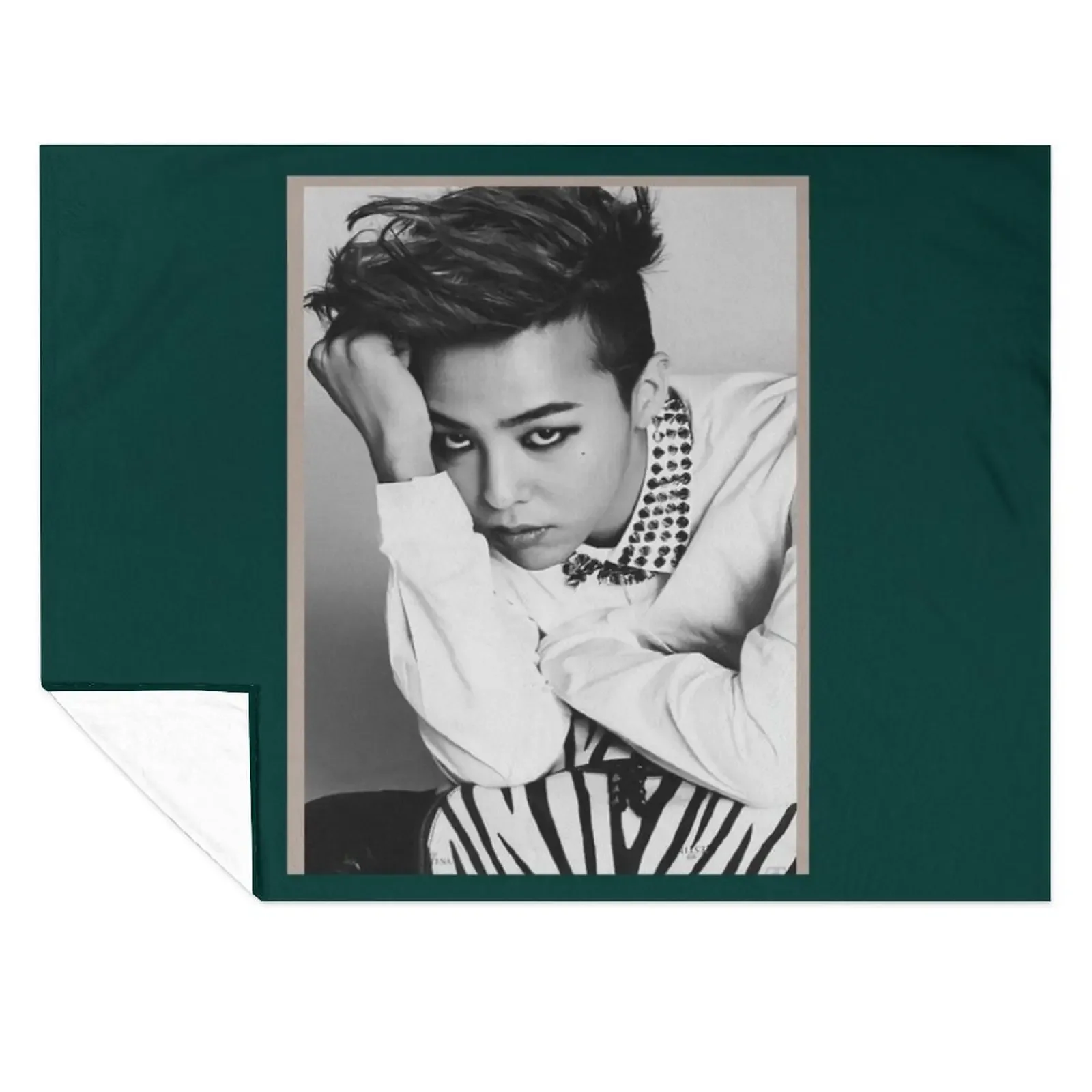 

Bigbang G-Dragon Throw Blanket blankets ands Picnic Cute Plaid Extra Large Throw Blankets