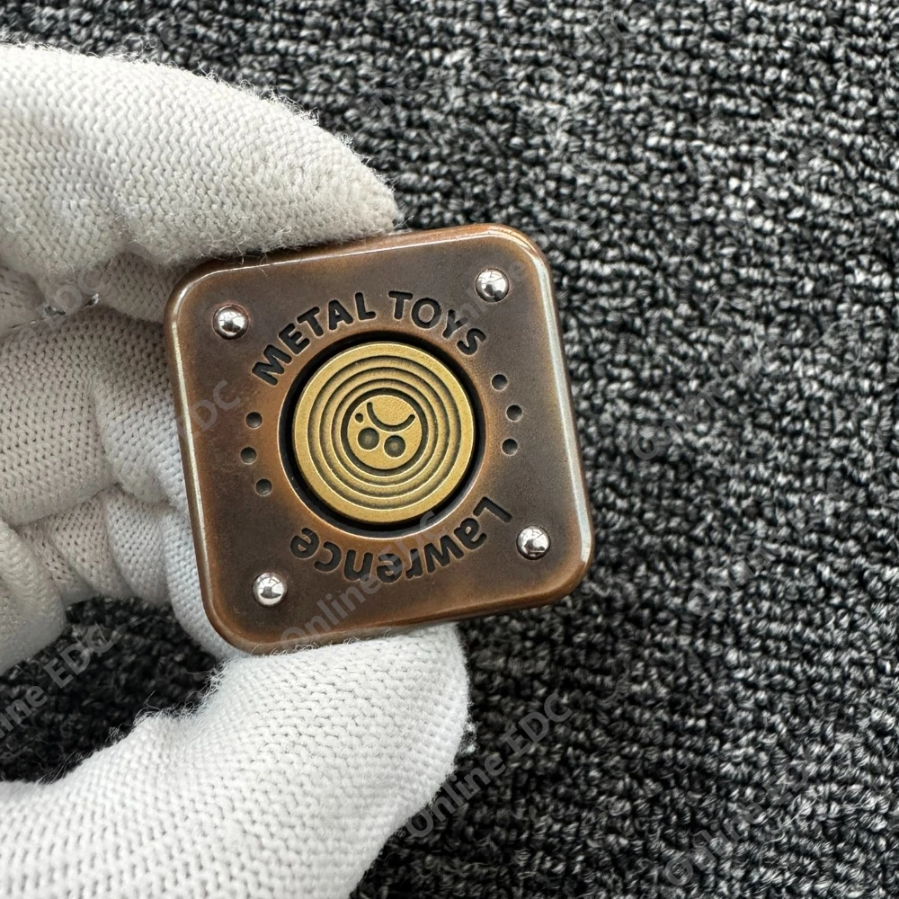 Metal Toys DZ Vinyl Play Copper Fidget Spinner Out Of Print Fidget Toys For Adults Office Desk Accessories