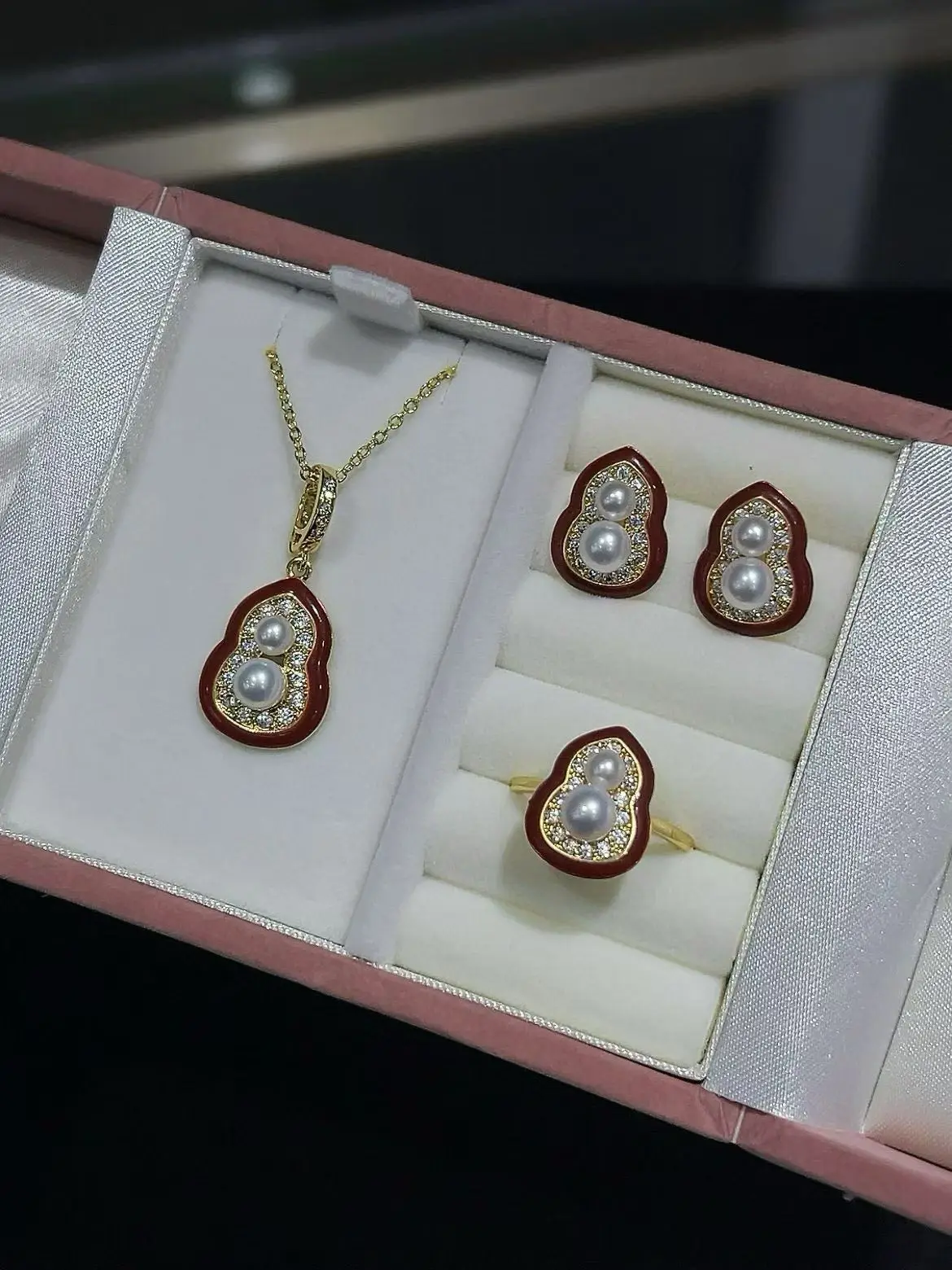 

Водонепроницаемый ювелирный набор из 14-каратного золота с пресноводным жемчугом: серьги-гвоздики/кольцо/подвеска-кулон в форме красной тыквы, китайский стиль