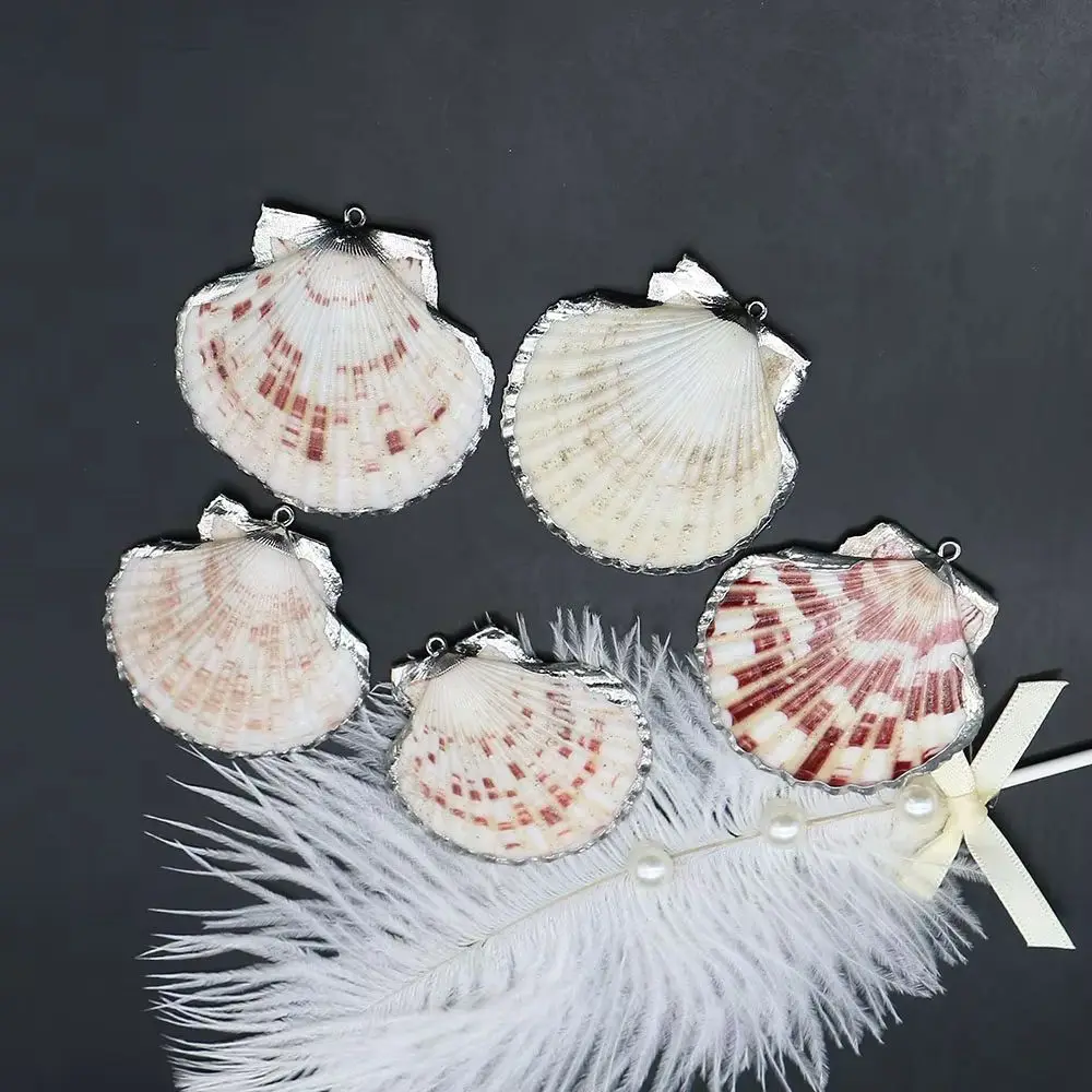 

Scallop Shape Natural Seawater Shell Pendants Silver-plated Edge Wrapped Charms Vintage Style Necklace Jewelry Accessory 5 Pcs