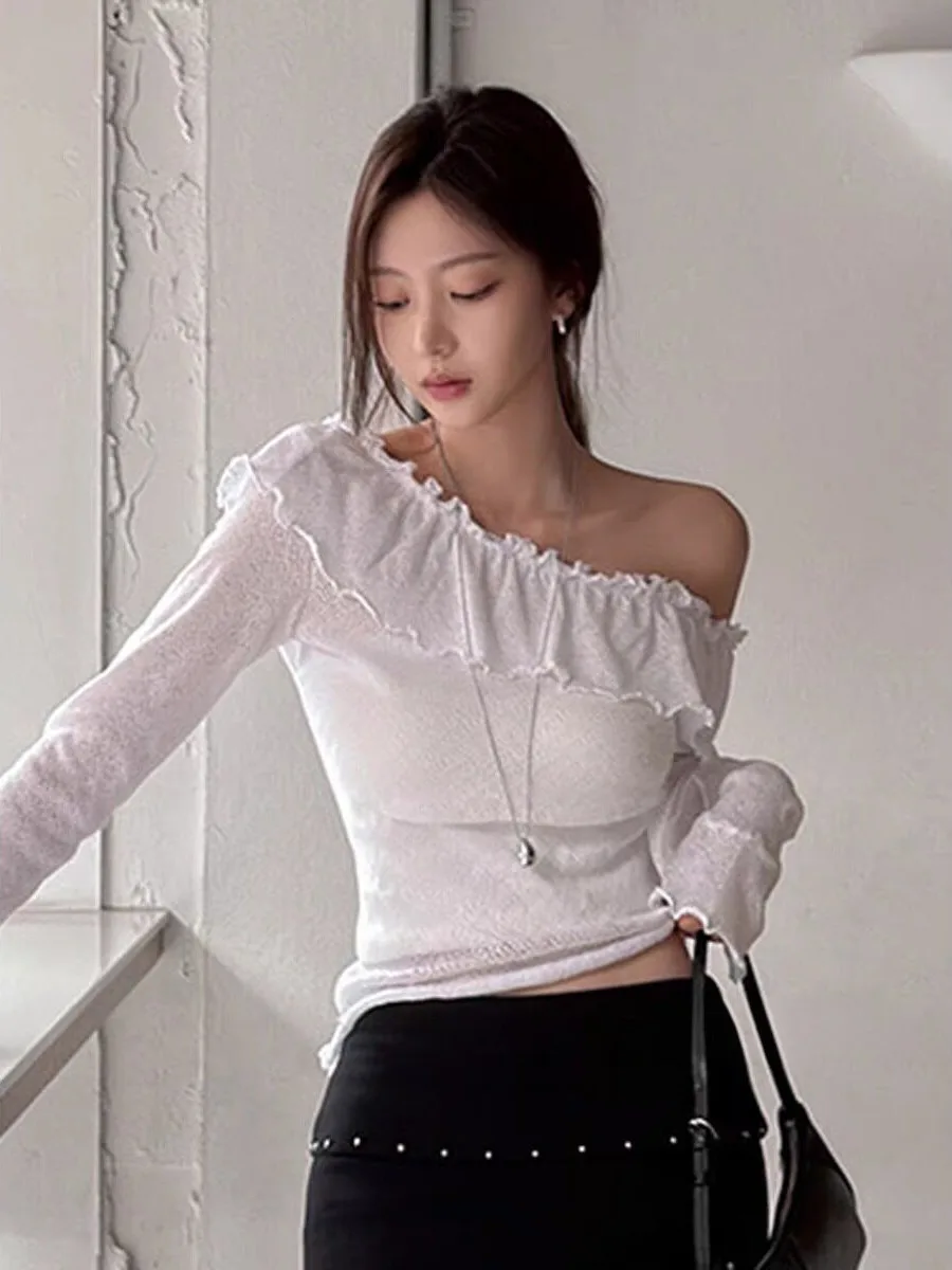 Sweet Pure Desire Lace Trim Shoulder Bared Long Sleeve T Shirt Women's Thin Style White Top for Autumn Slimming Elegant