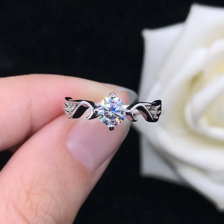 Sólido 14k ouro branco au585 platina pt950 moda asas de anjo quatro pinos moissanite anel de diamante aliança de casamento