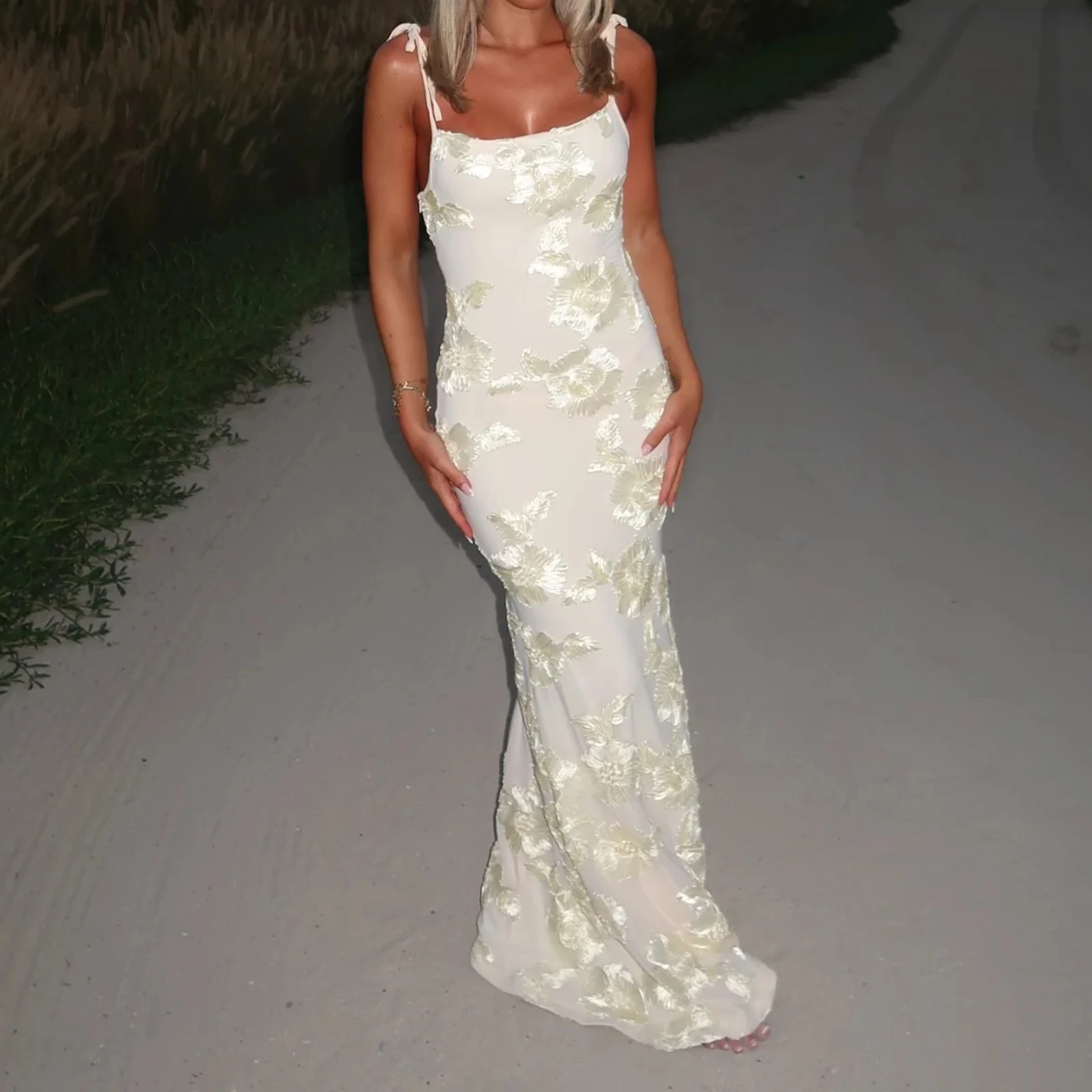 Abito da donna lungo estivo con ricamo in tinta unita di lusso, abito da spiaggia con stampa floreale, taglio basso, senza maniche