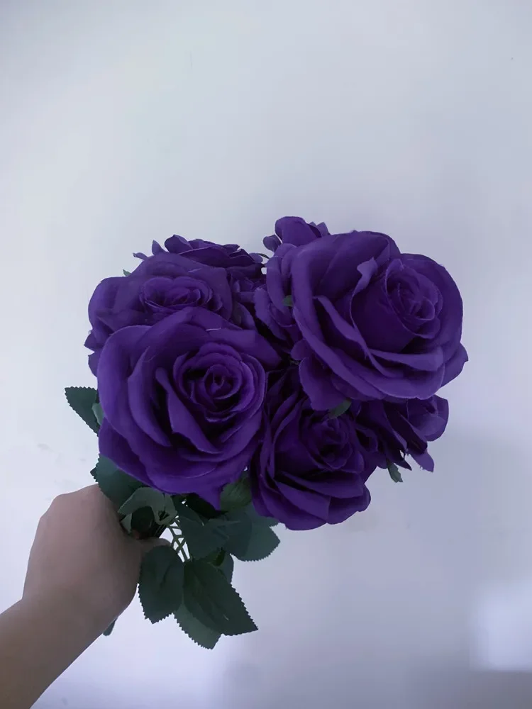 9หัวดอกกุหลาบช่อดอกไม้ประดิษฐ์ดอกไม้สีม่วงเข้มสีม่วงRoseปลอมRoseห้องนั่งเล่นตกแต่งงานแต่งงาน