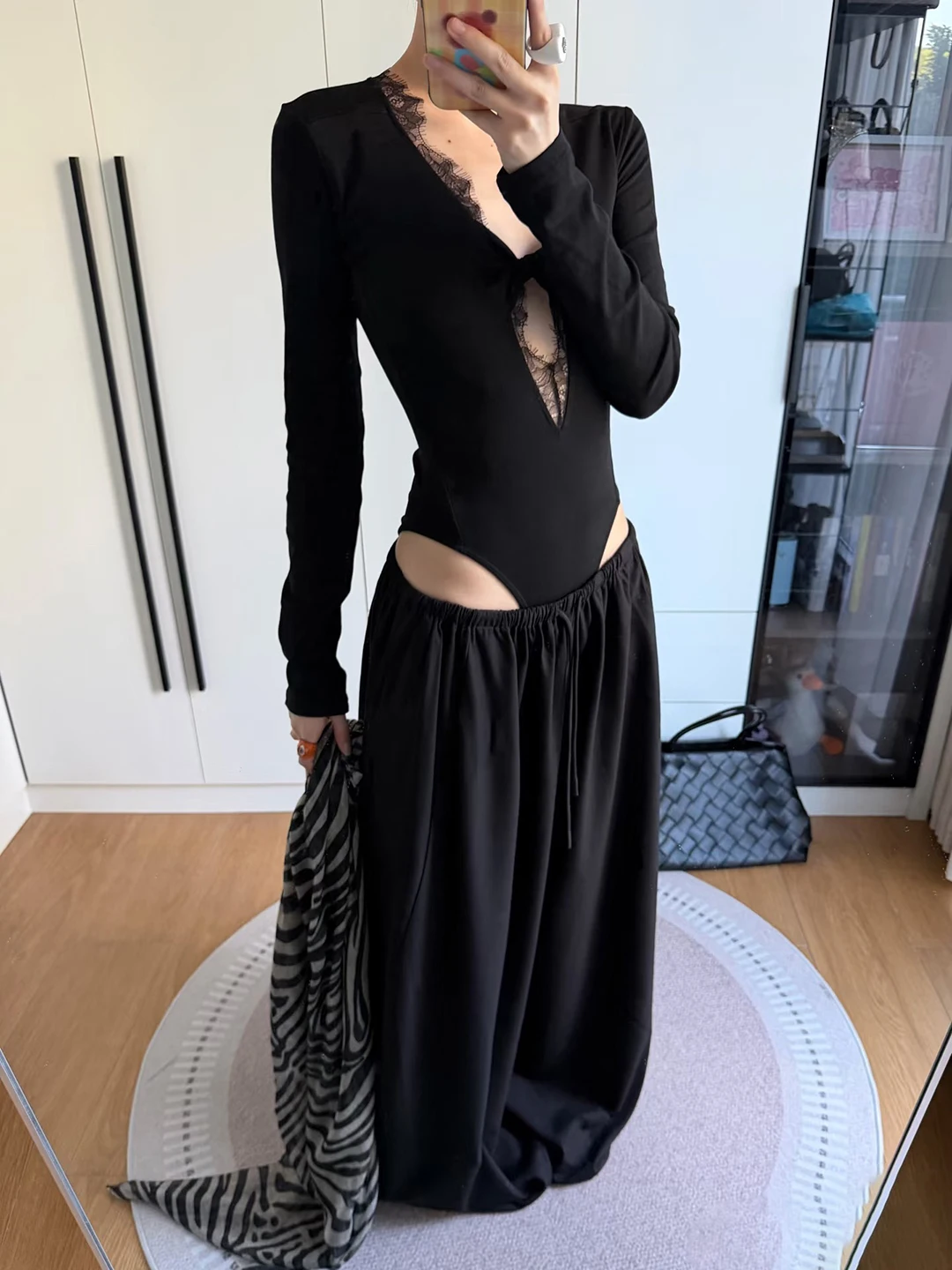 

Сексуальный комбинезон в стиле ретро с v-образным вырезом и кружевным узлом в форме сердца, длинный комбинезон для женщин ранней весны, дизайн для похудения талии, Baseline irt