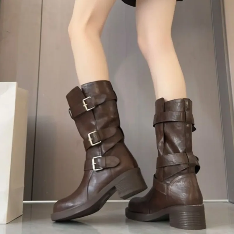 

Metal Buckle Single Shoe Round Head Sleeve Thick Sole Anti-slip and Wear-resistant Mid-cylinder Shoe