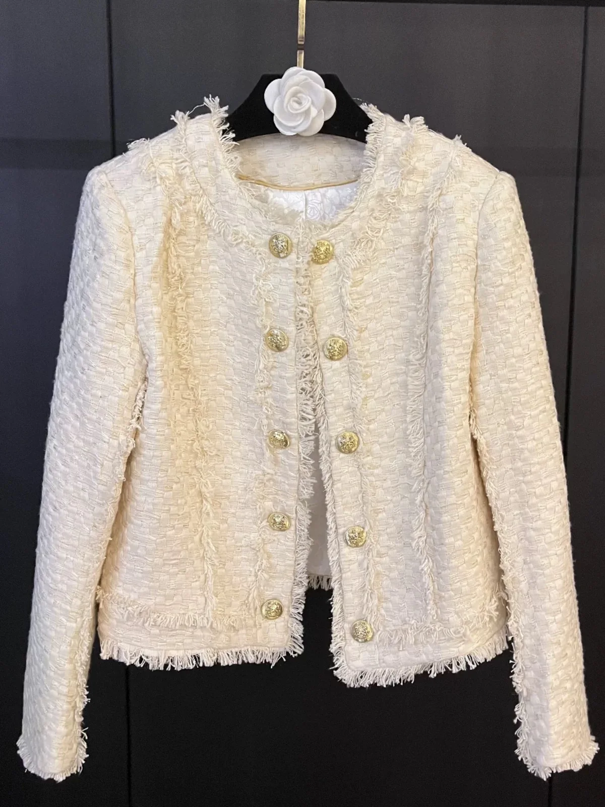 

Beige heavy woven woven fashion lady light luxury double breasted 2025 new style temperament tassel tweed jacket