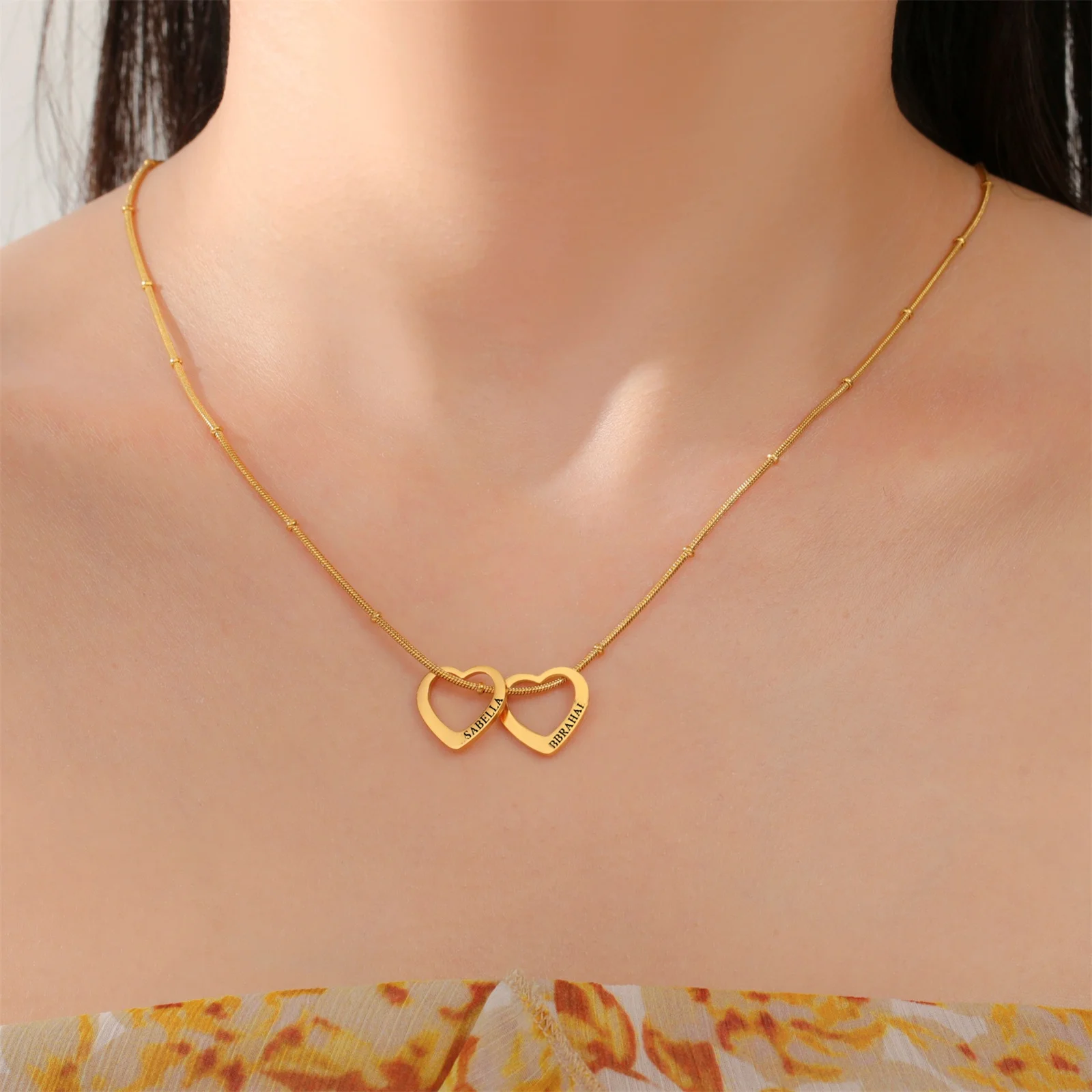 Customized Name Date Love Necklace Stainless Steel Personalized Carving Name 1-4 Heart Shaped Love Necklace Couple Family Gift