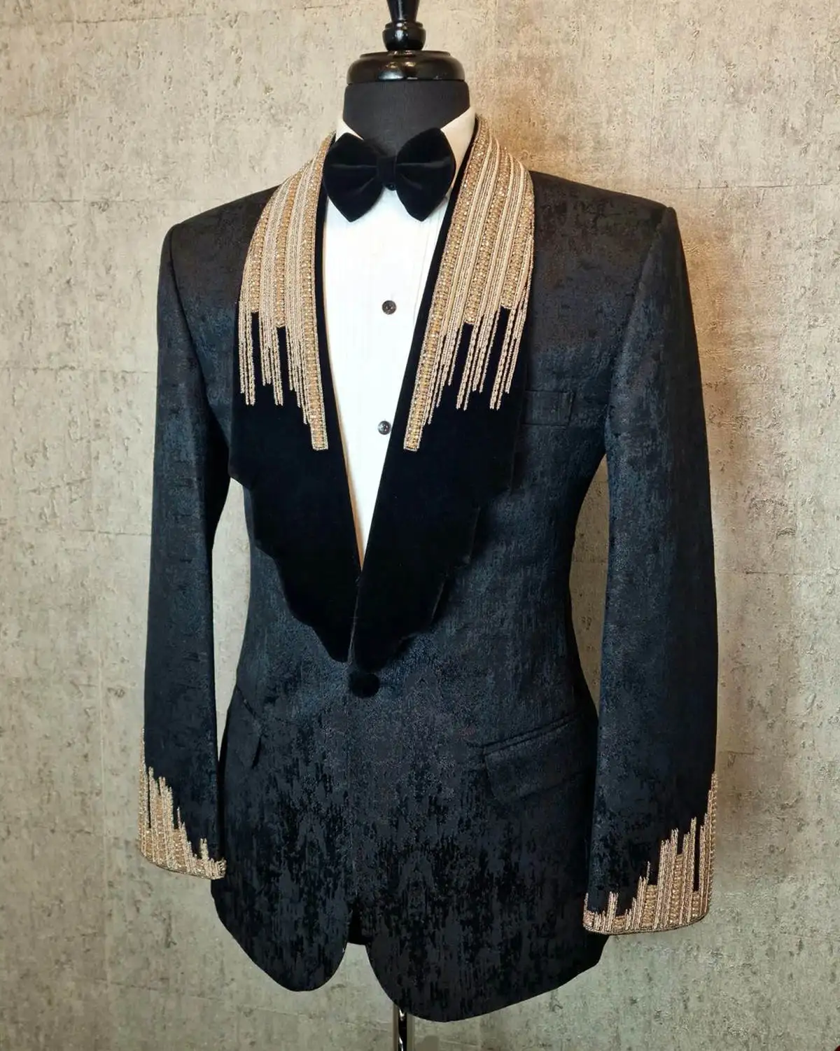 Luxury Wedding Tuxedos Single Breasted Velvet Men Suit Shawl Lapel One Piece Set Groom Prom Event Business Blazers Customized