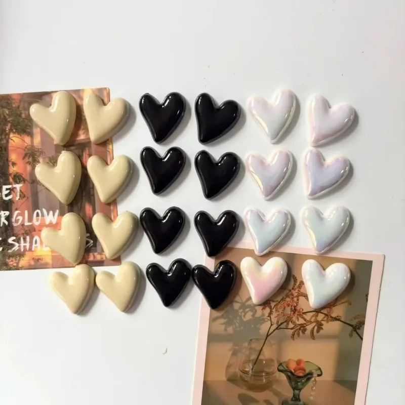 8Pcs of heart-shaped resin refrigerator magnets with attached magnets
