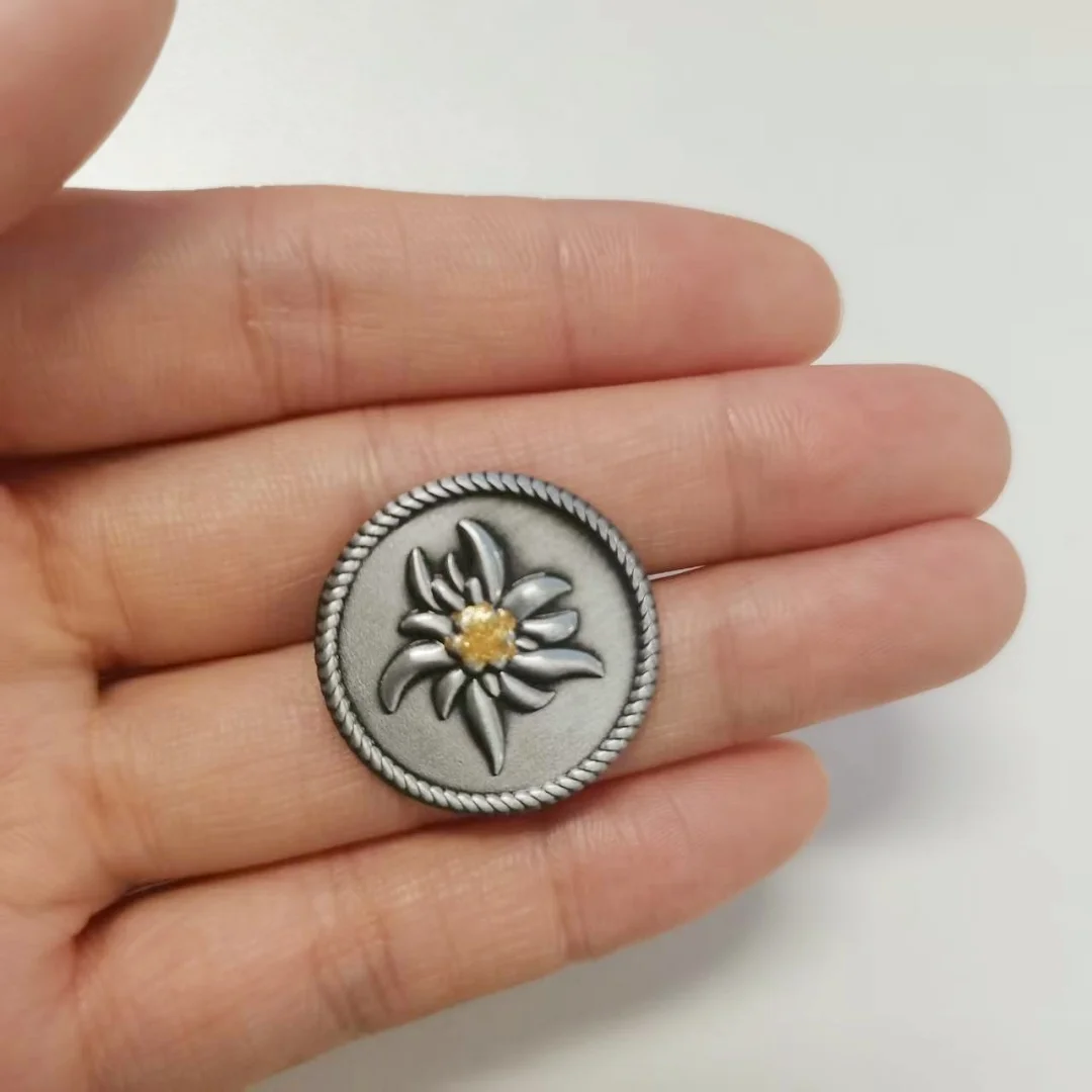 Edelweiss Badge Metal Pin Badge Decoration Craft Gift for Men and Women