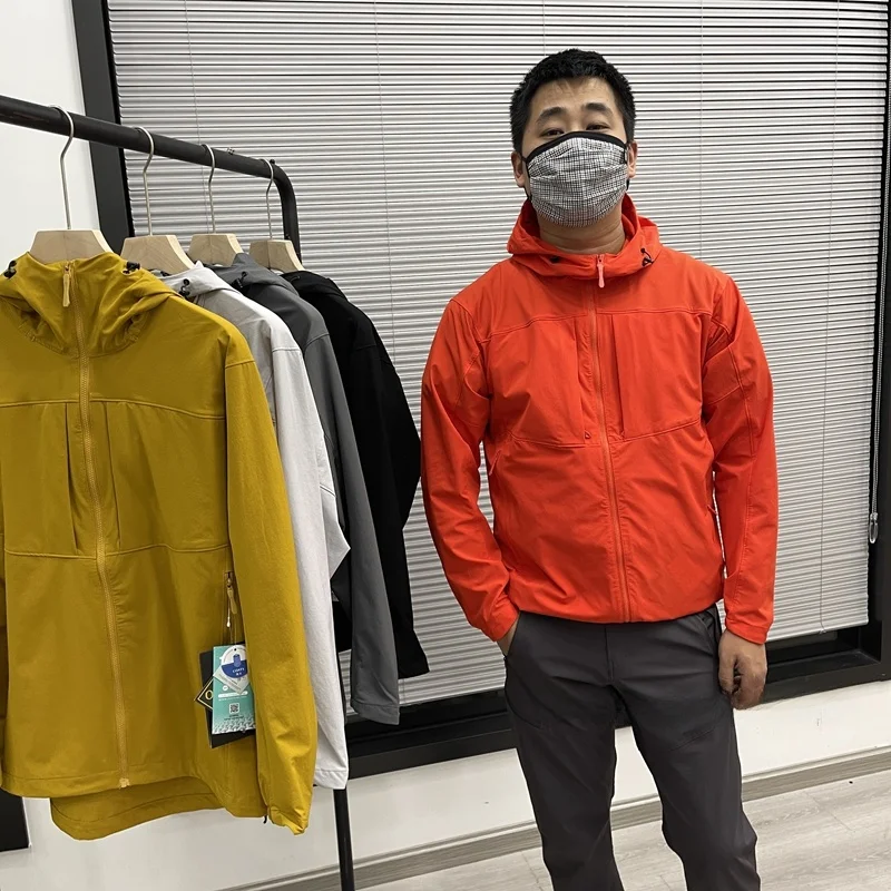 

Водонепроницаемое уличное пальто из софтшелла с капюшоном, дышащее высокоэластичное пальто для пар, ветрозащитное весенне-осеннее модное городское пальто