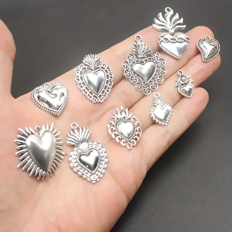 10pcs Mixed Silver Plated 10 Styles Retro Catholic Sacred Heart Alloy Pendant DIY Charms Necklace Bracelet Jewelry Crafts Making